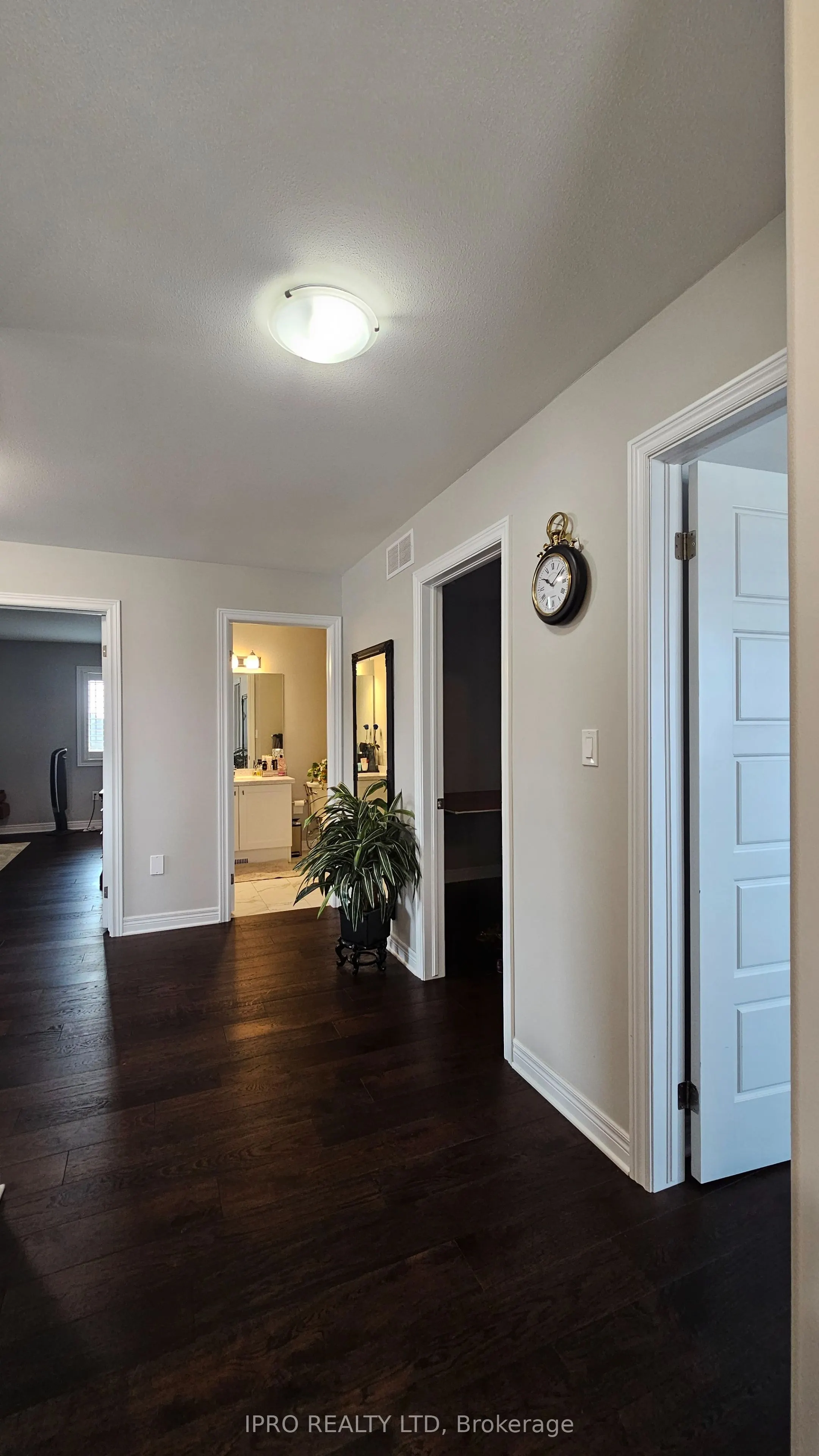 89 Laurent Avenue