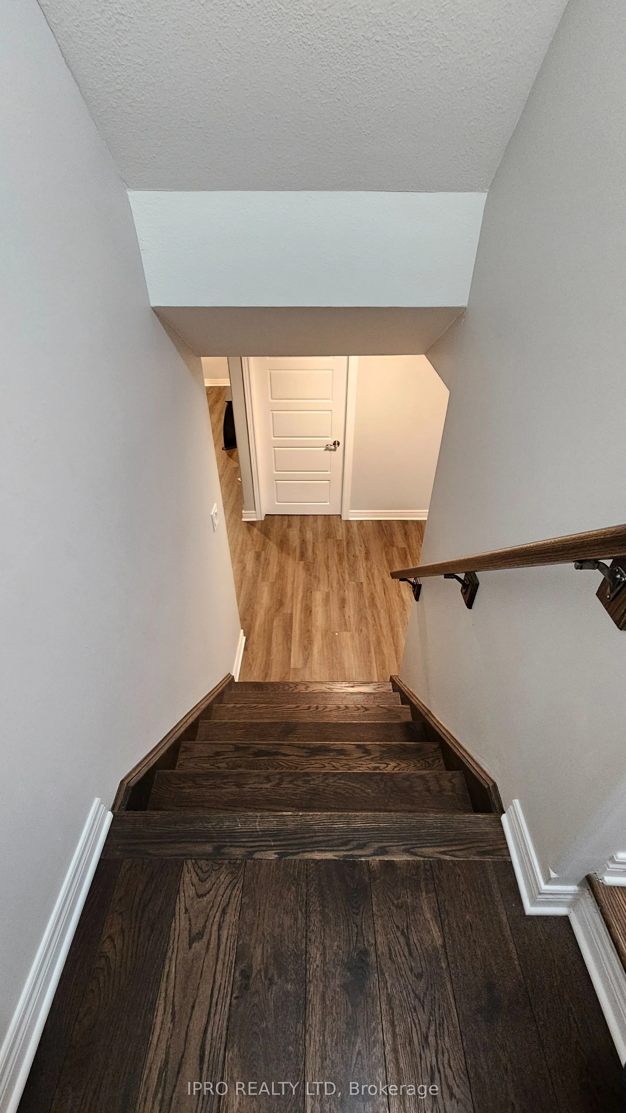 89 Laurent Avenue