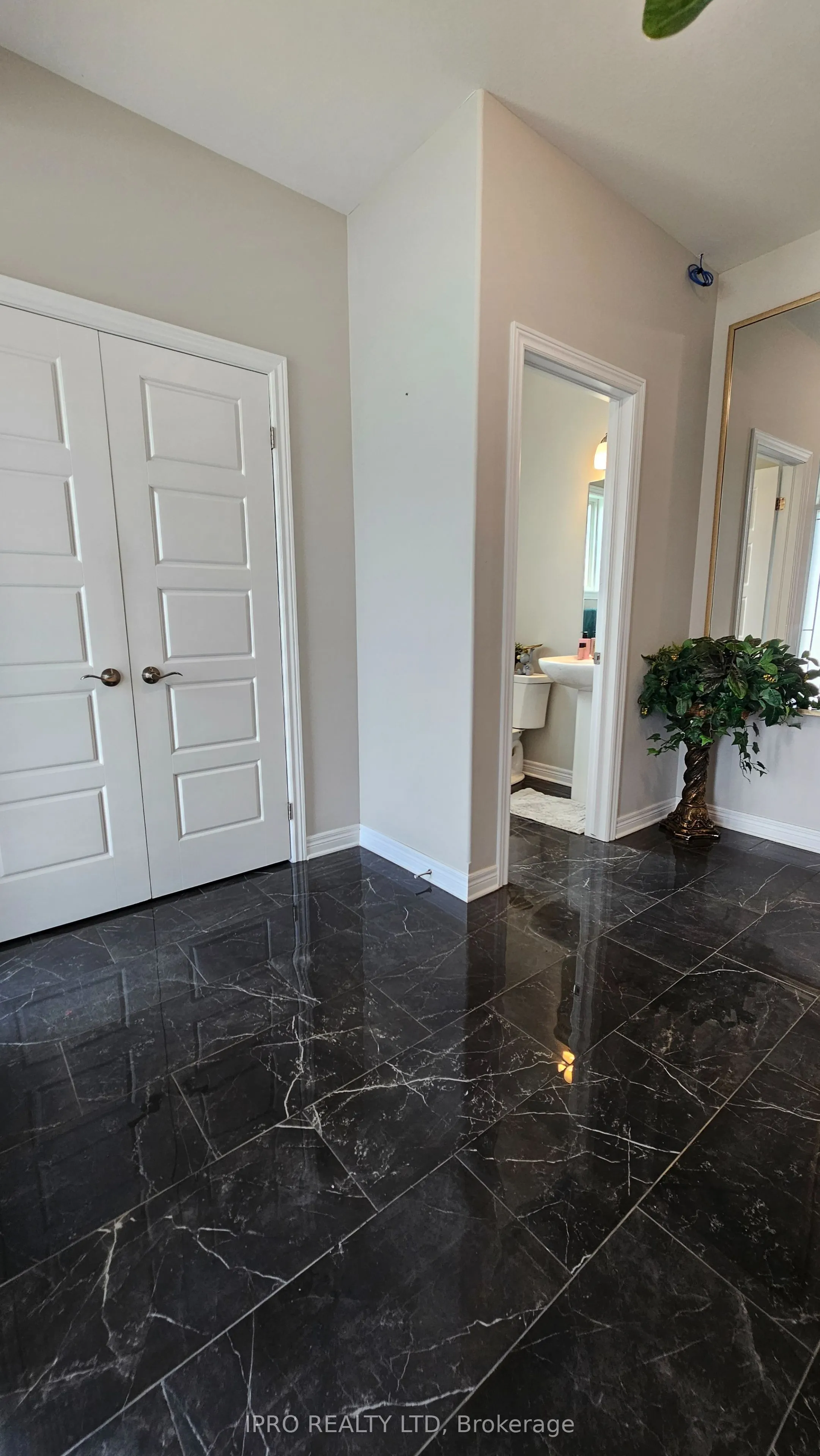 89 Laurent Avenue