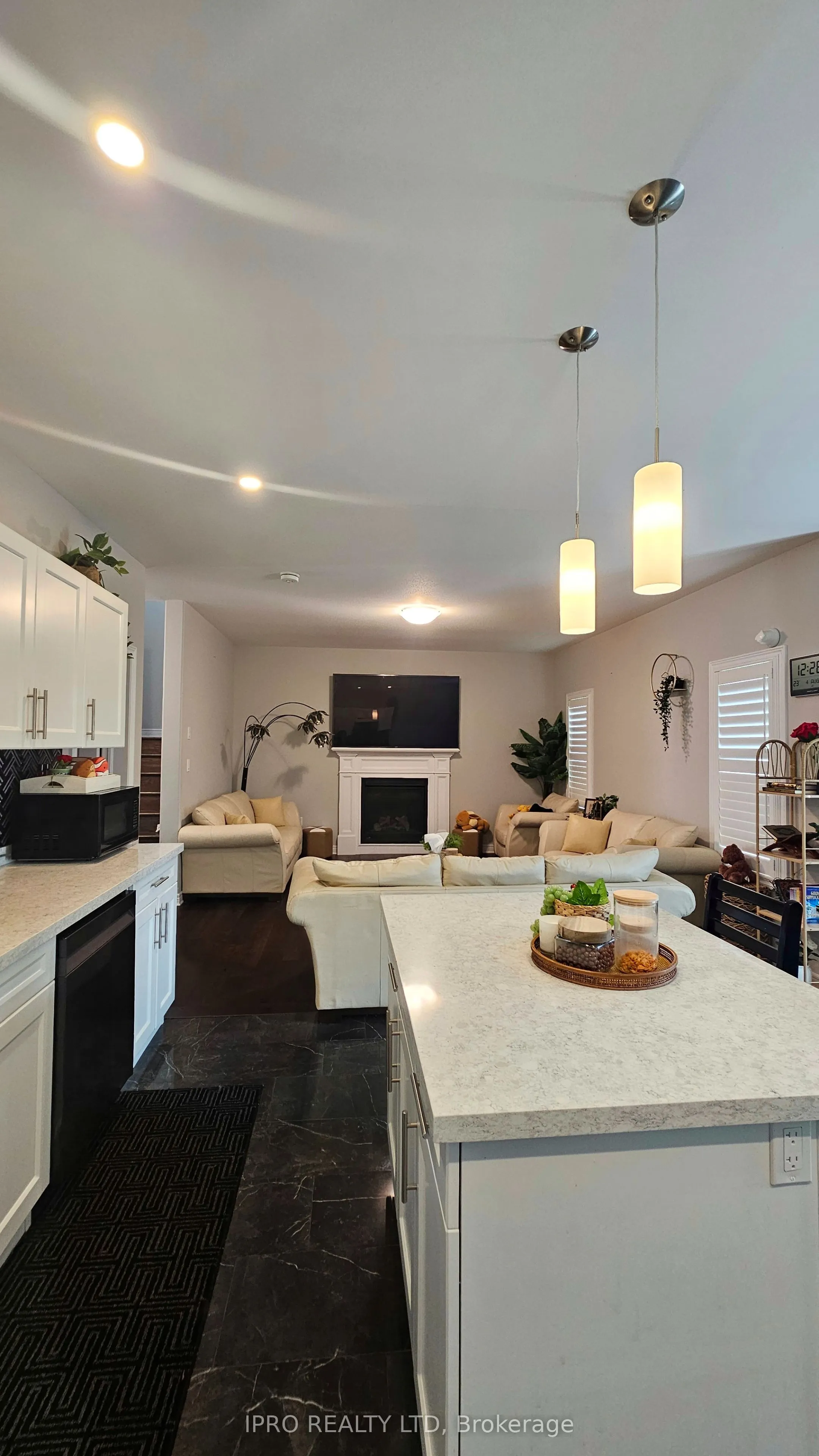 89 Laurent Avenue