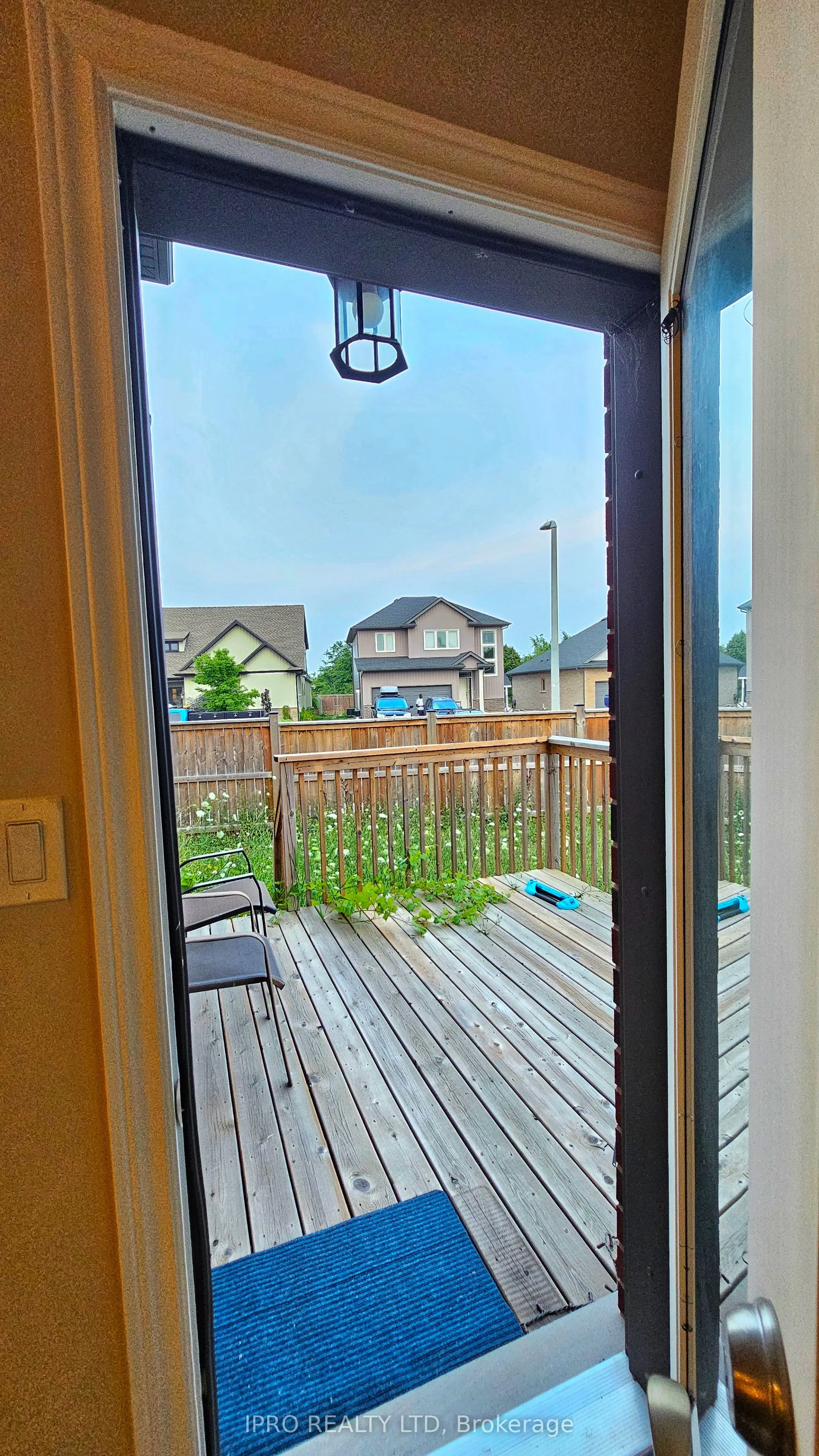 89 Laurent Avenue
