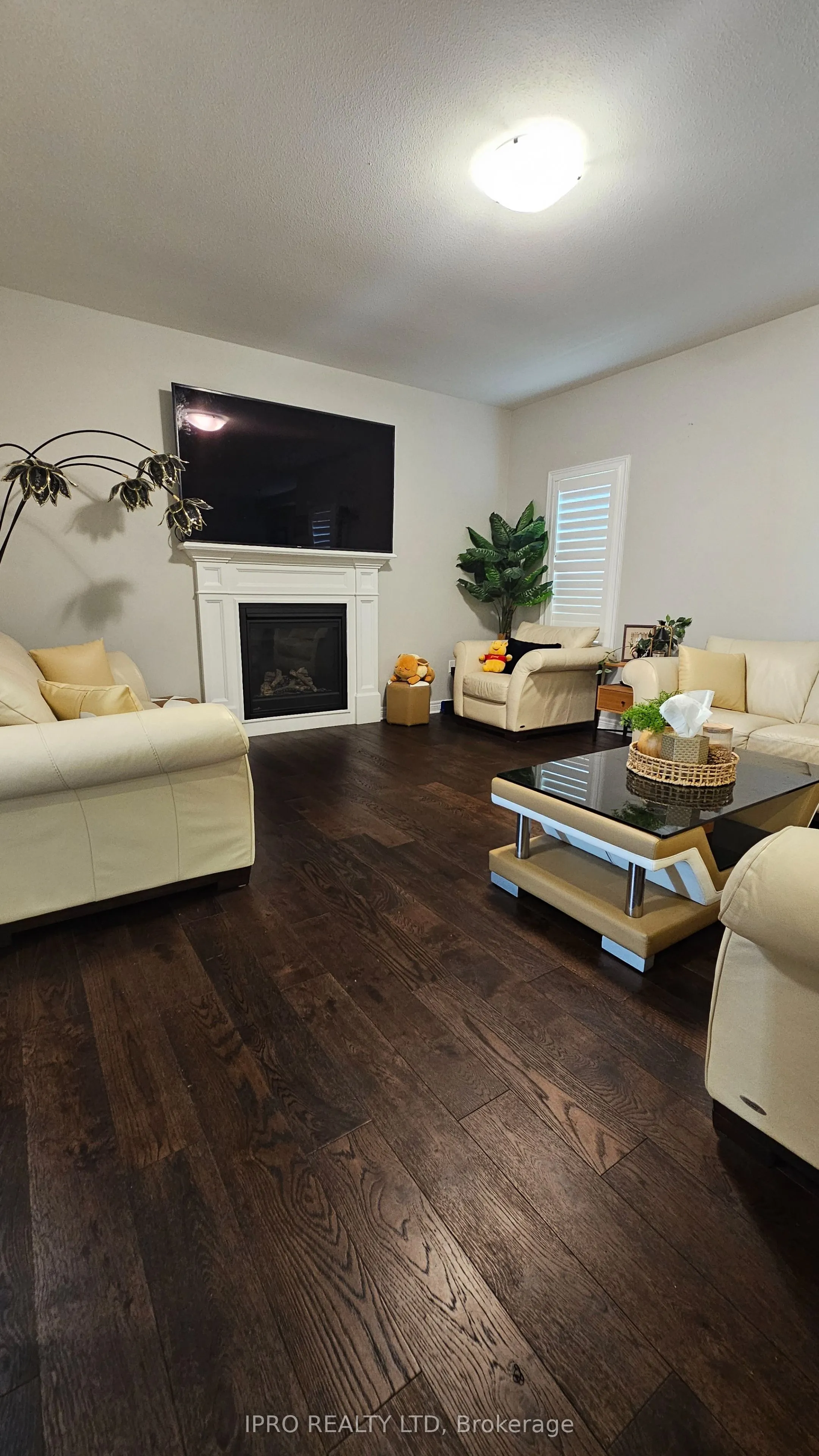 89 Laurent Avenue