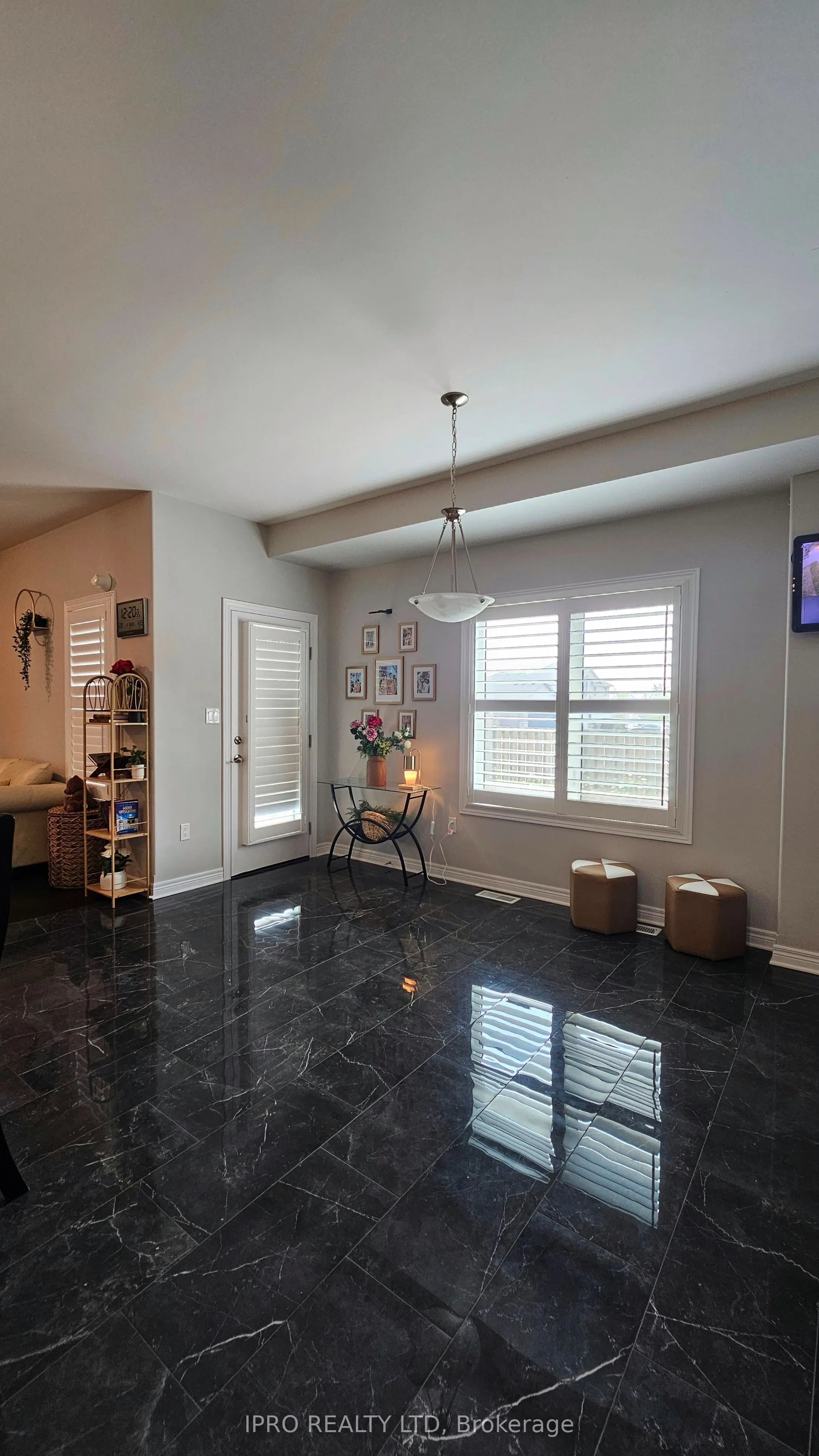 89 Laurent Avenue