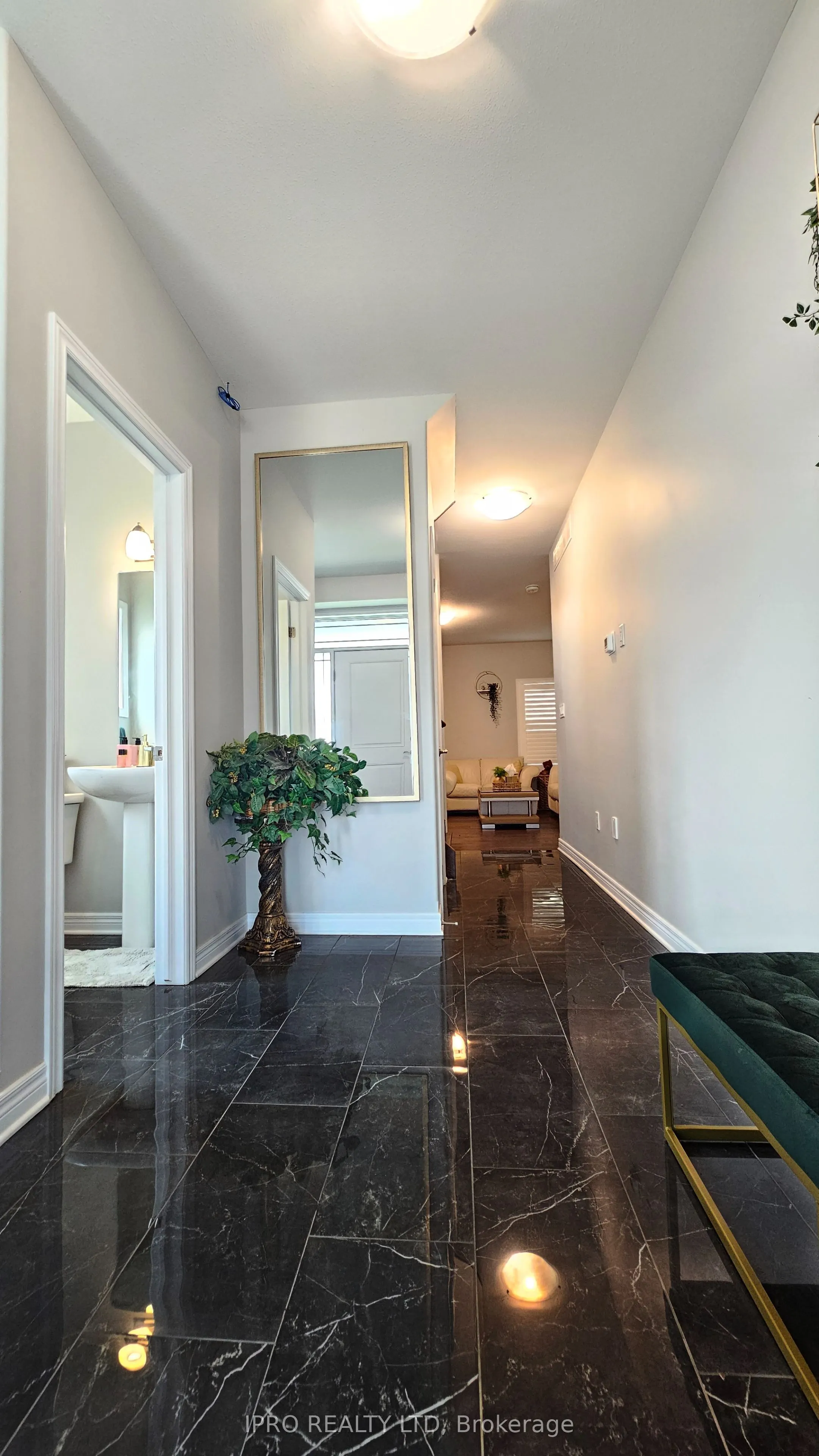 89 Laurent Avenue