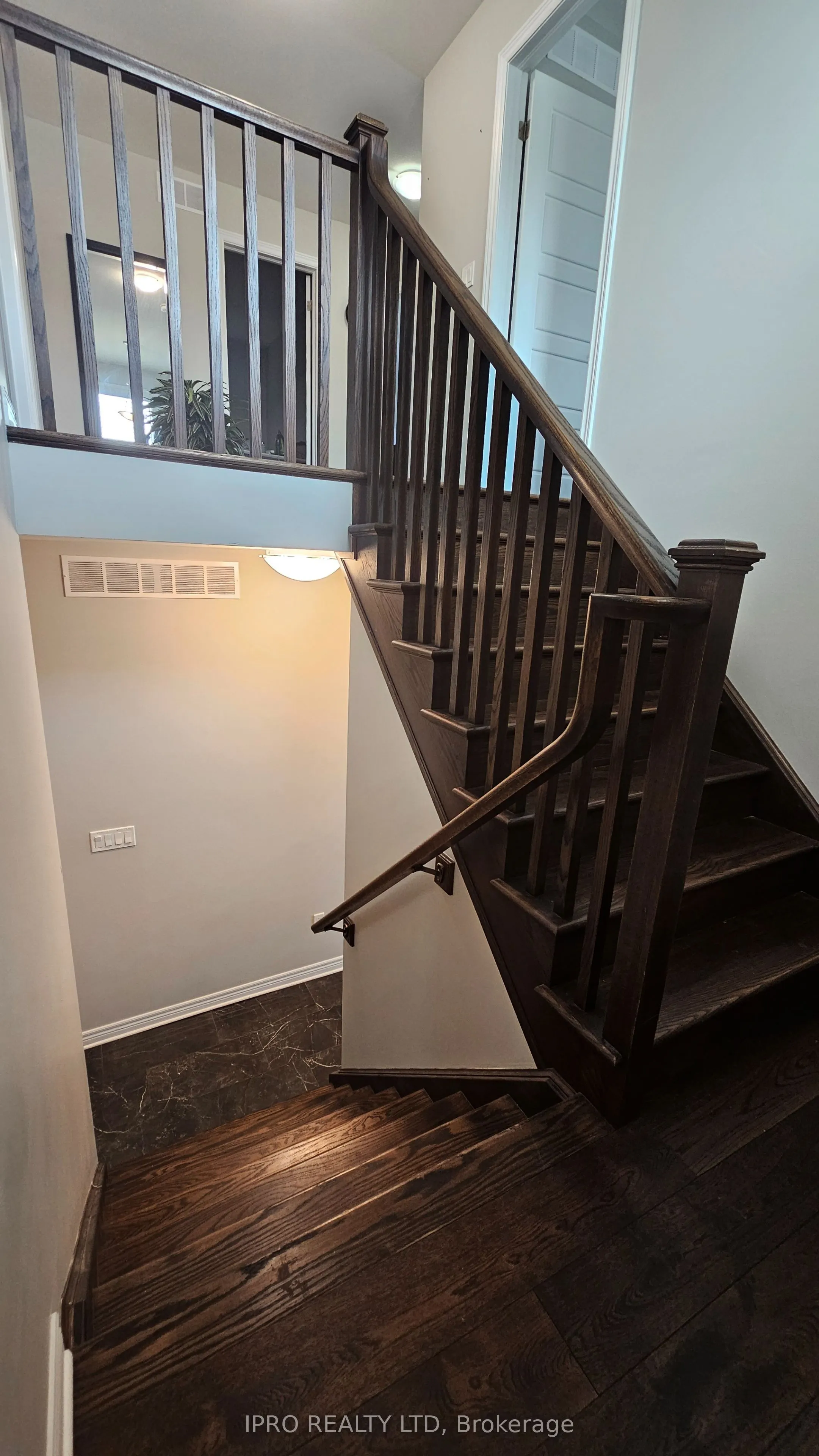 89 Laurent Avenue