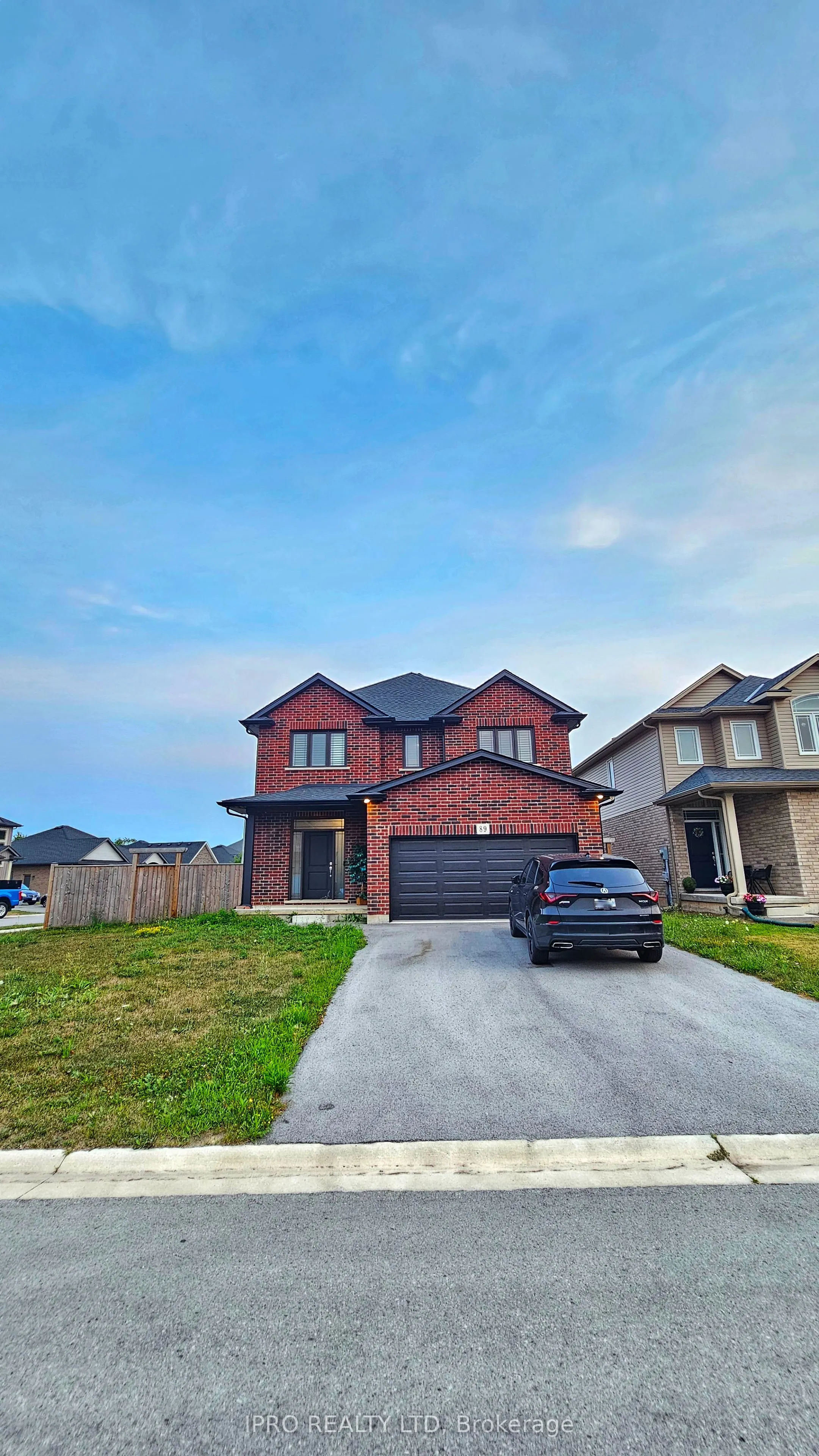 89 Laurent Avenue
