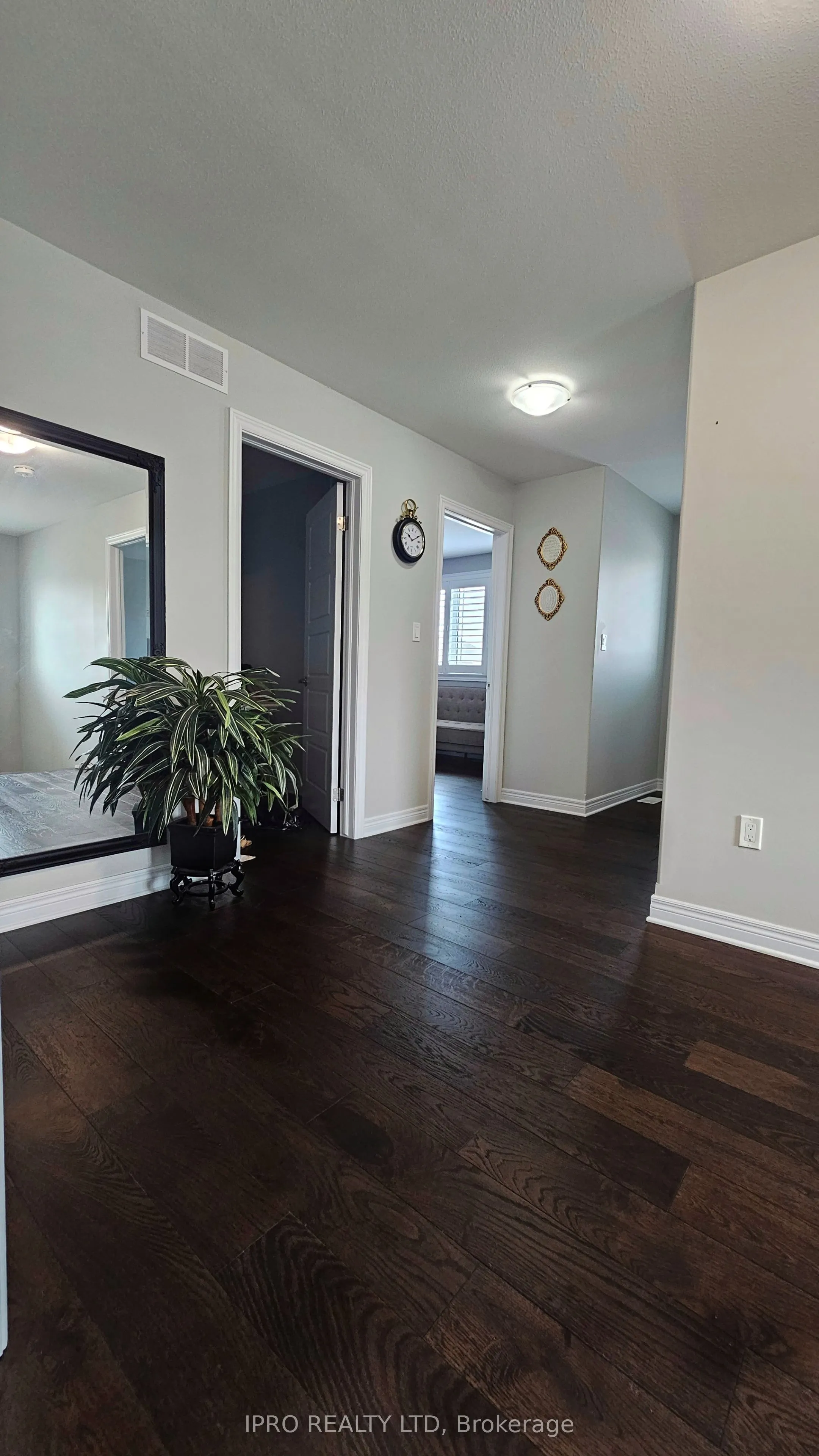 89 Laurent Avenue