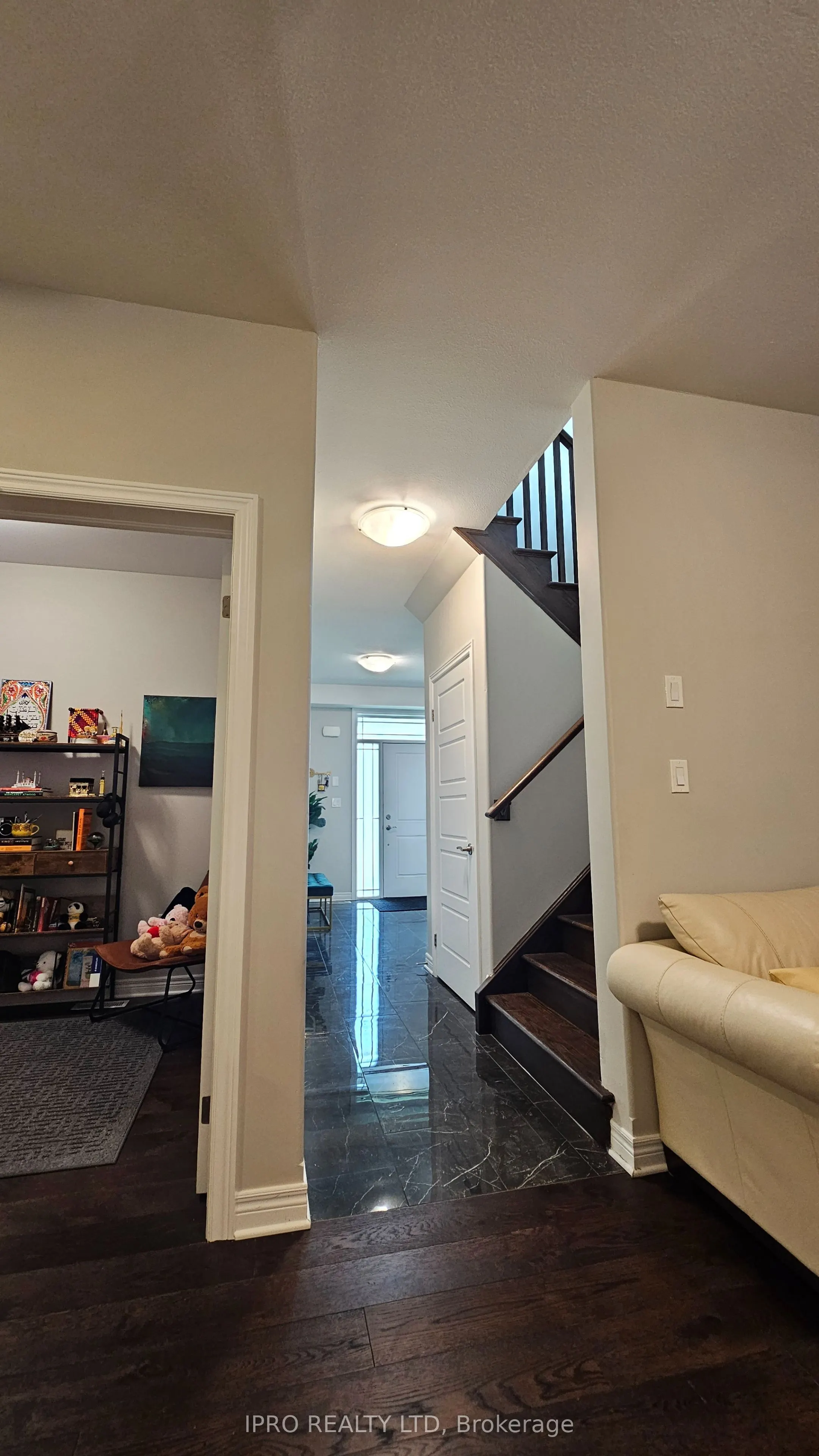 89 Laurent Avenue