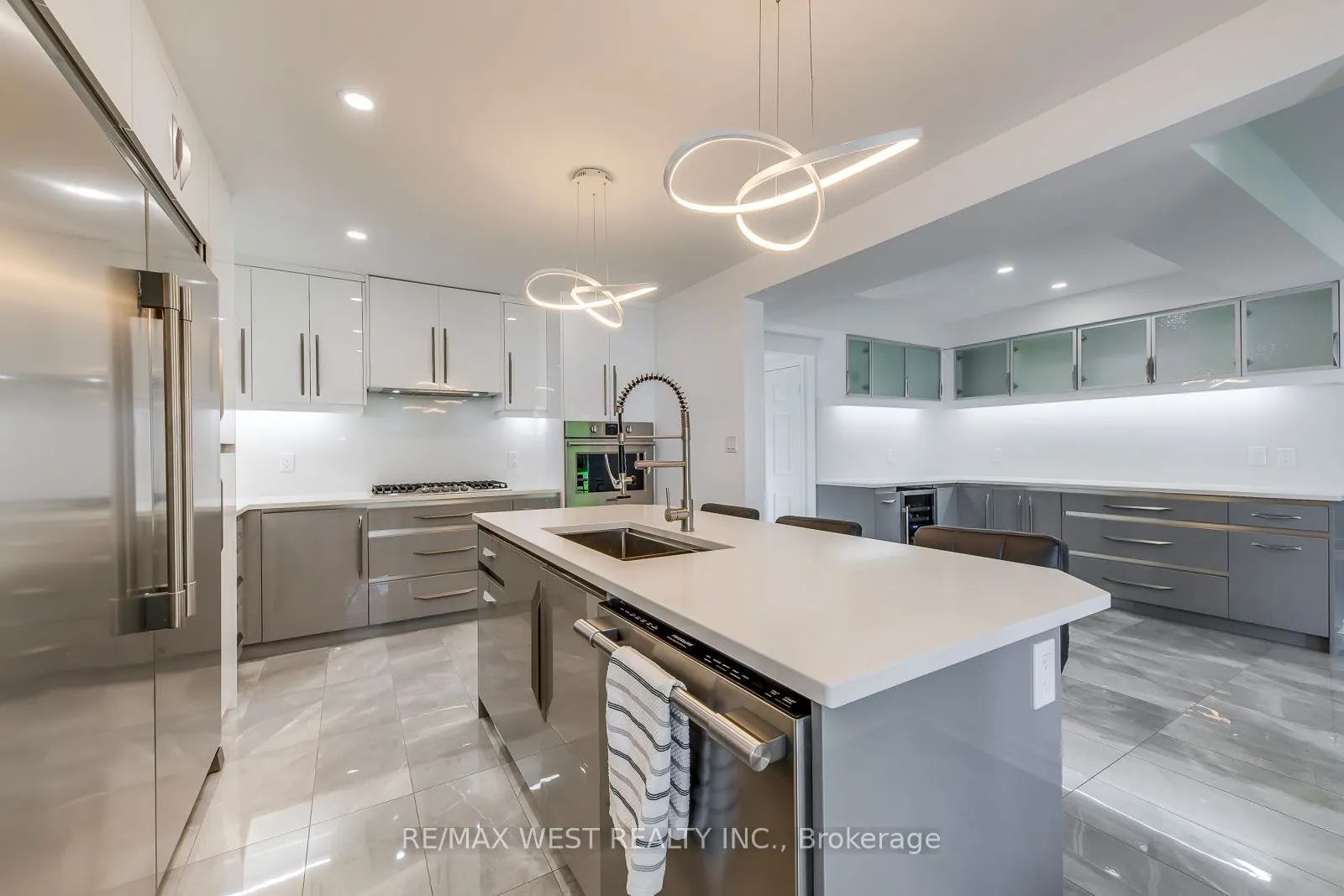 8077 Mount Carmel Boulevard