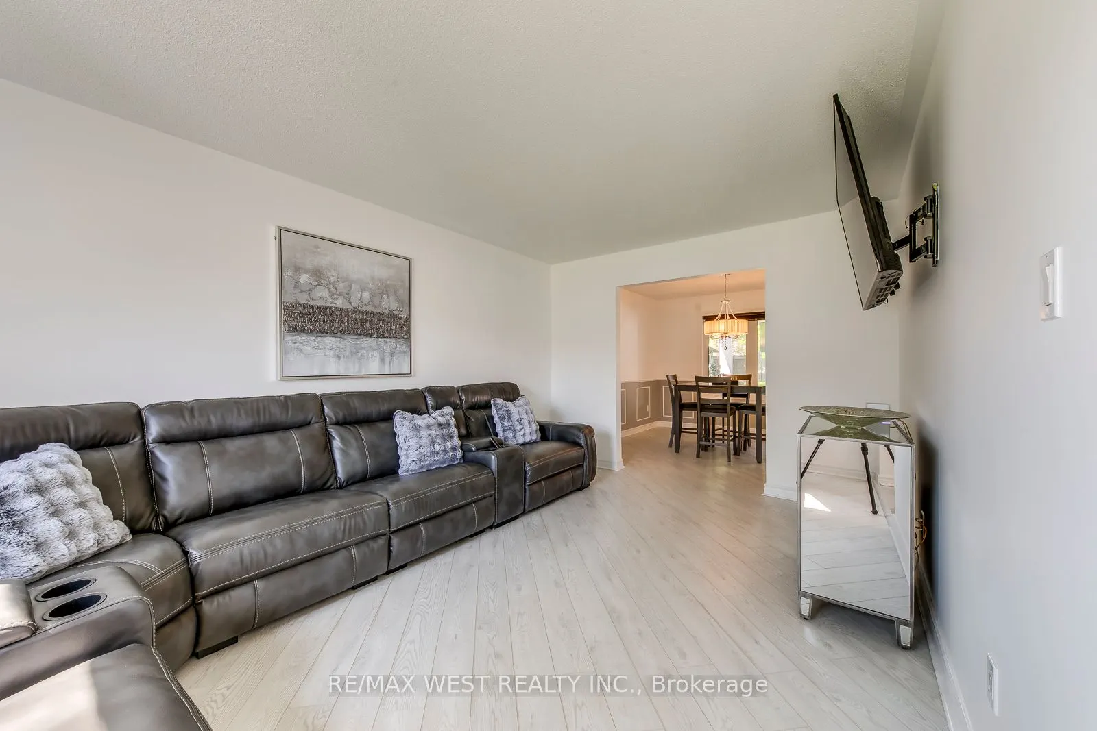 8077 Mount Carmel Boulevard