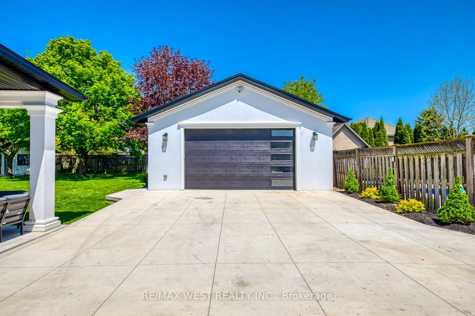 8077 Mount Carmel Boulevard