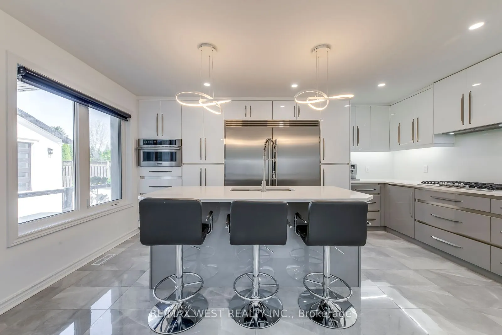 8077 Mount Carmel Boulevard