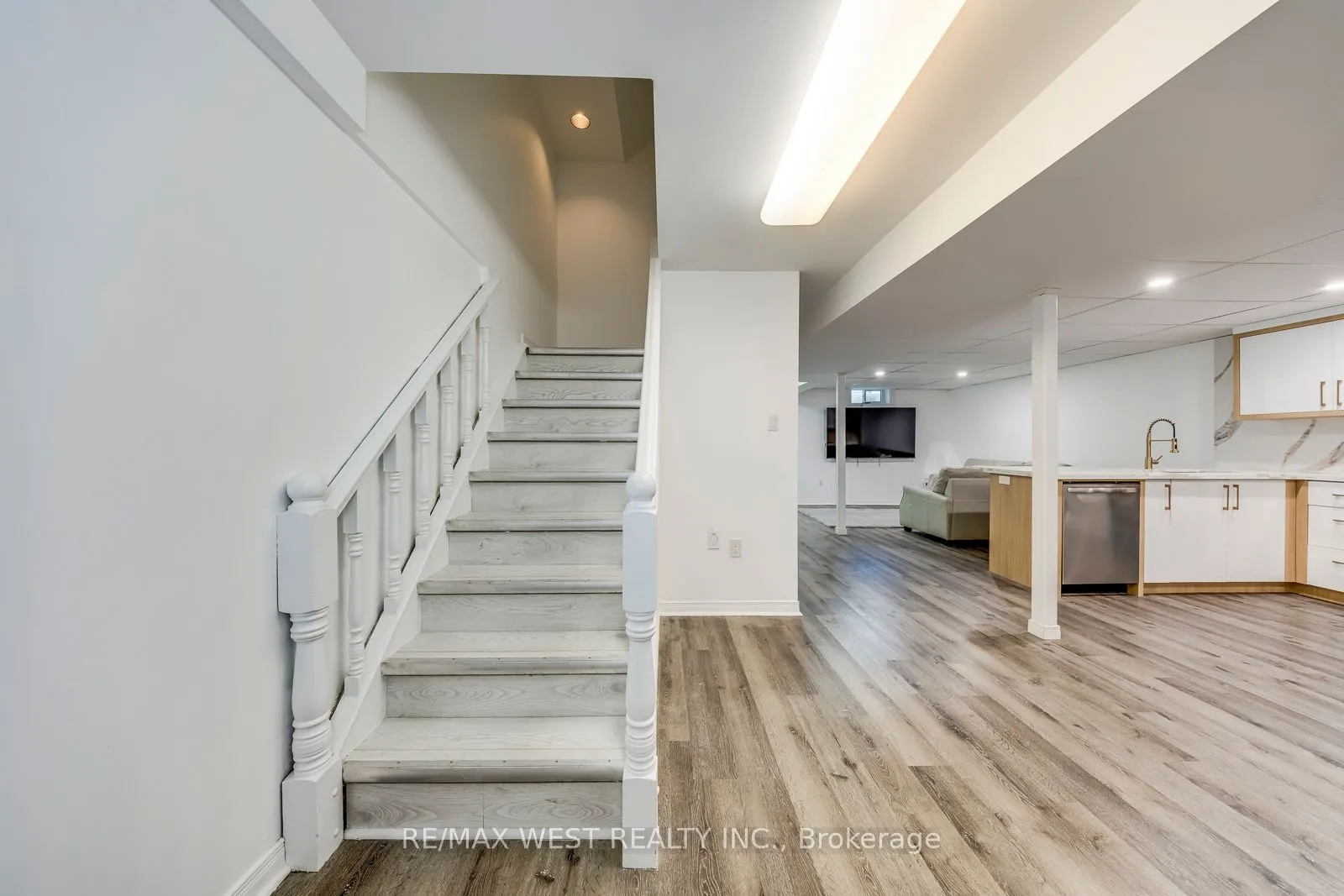 8077 Mount Carmel Boulevard