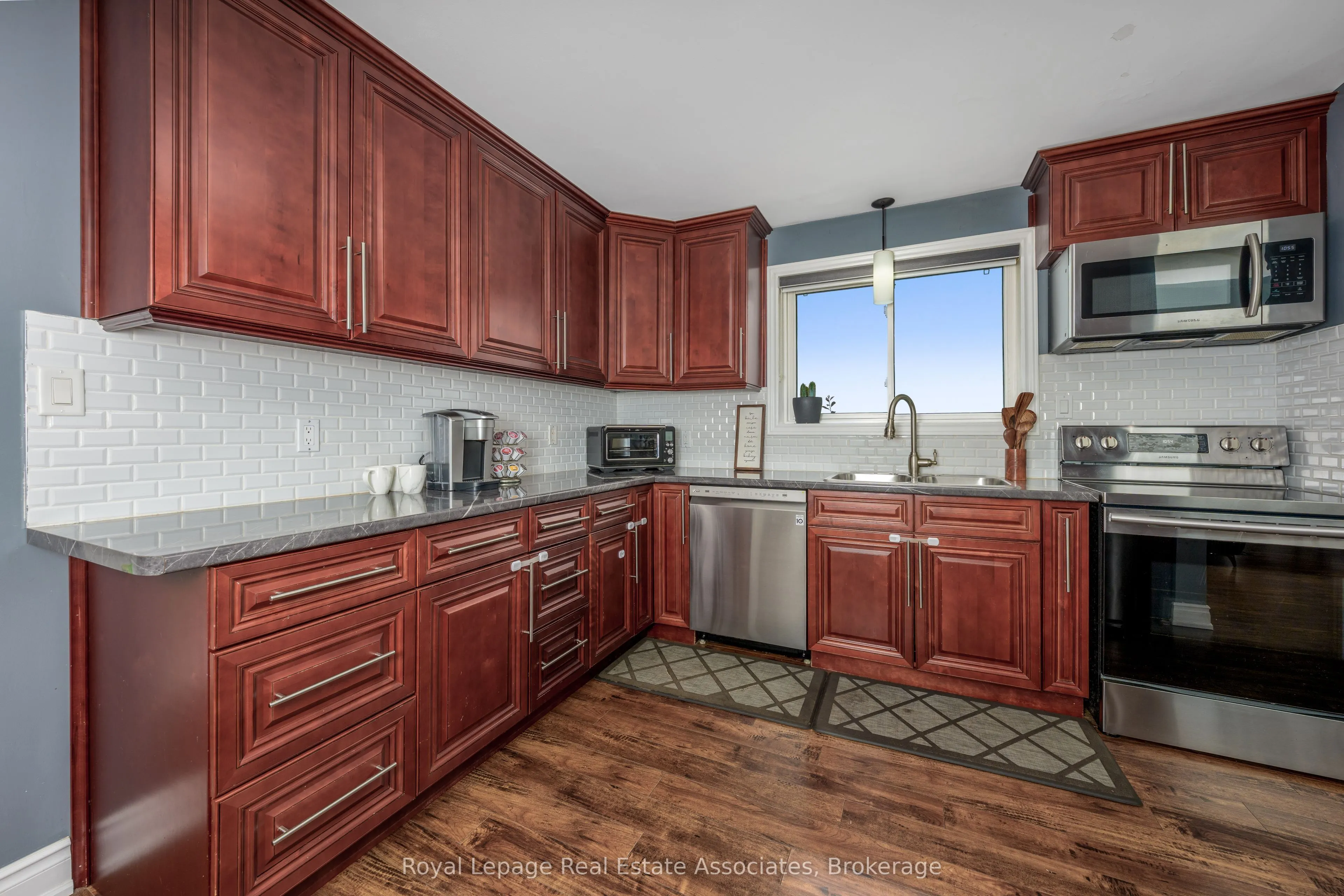 5527 Trafalgar Road
