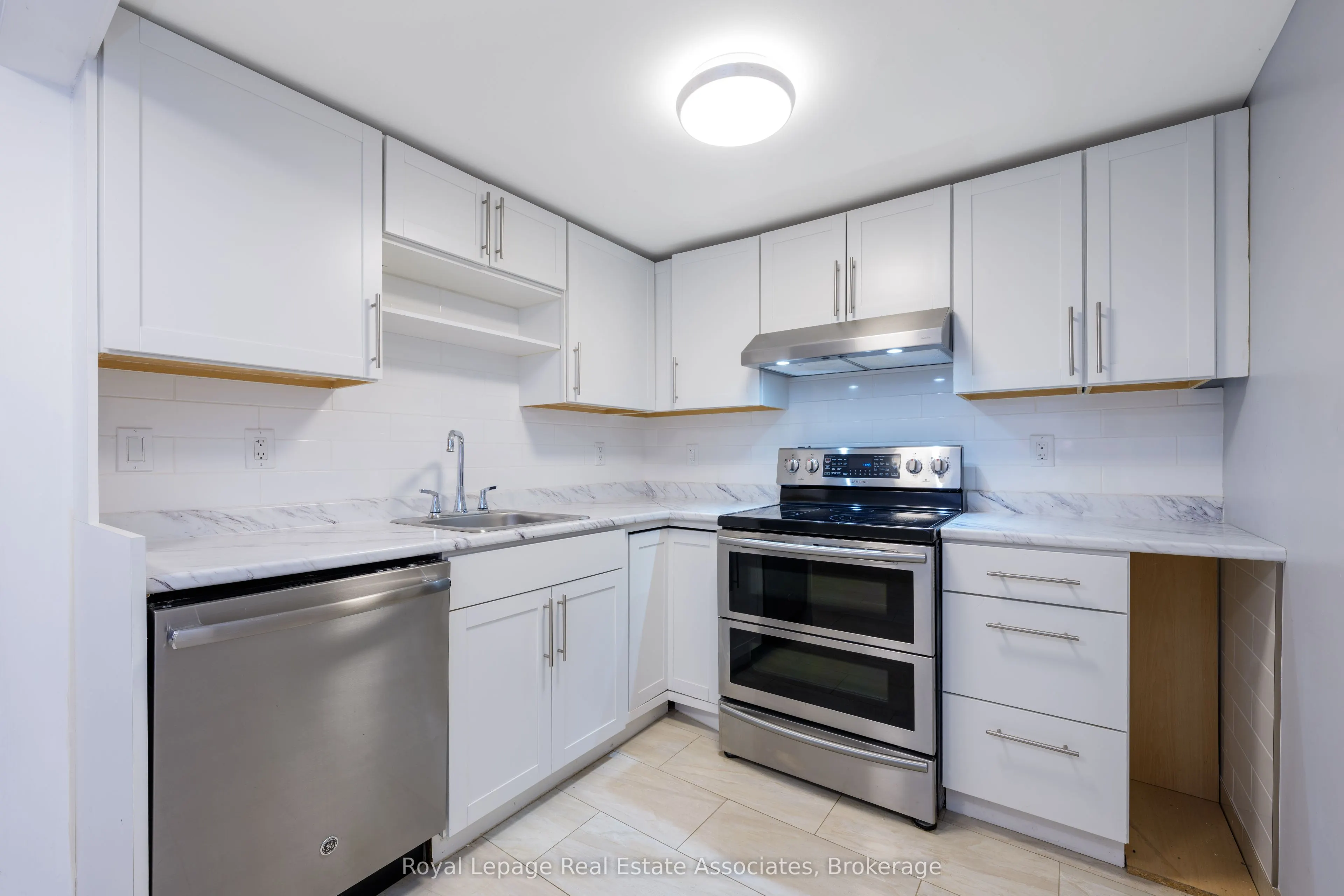 5527 Trafalgar Road