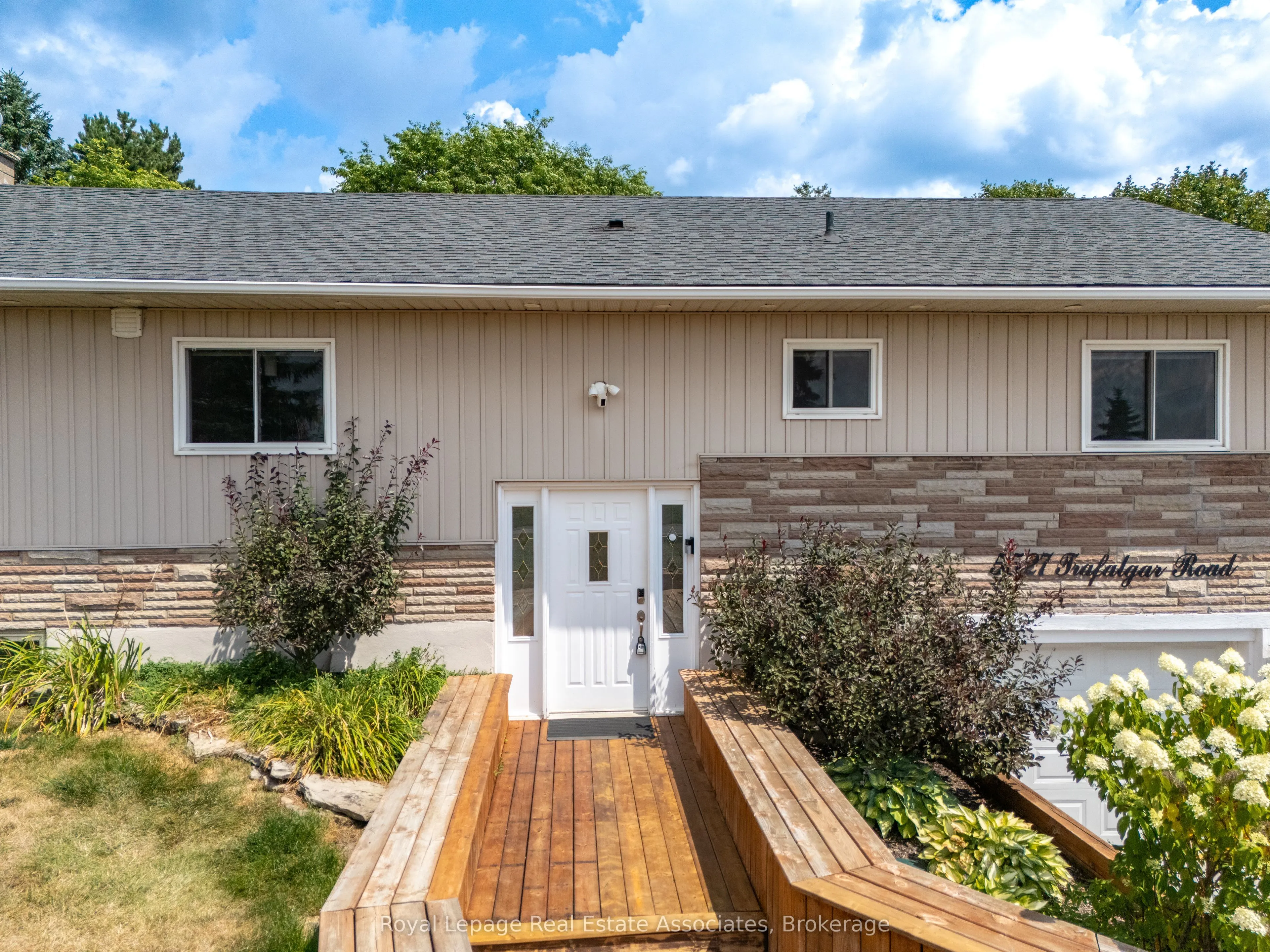 5527 Trafalgar Road
