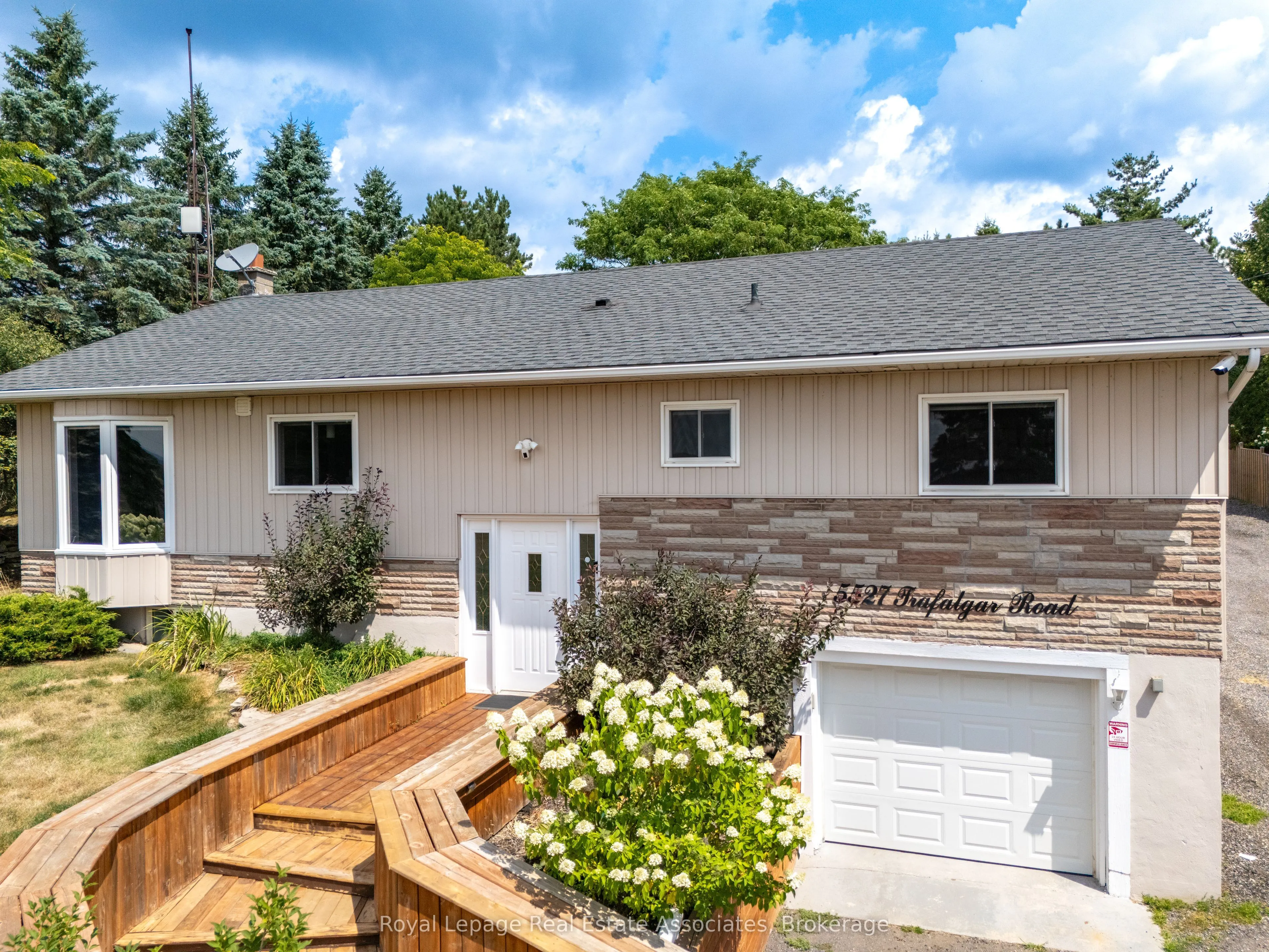 5527 Trafalgar Road