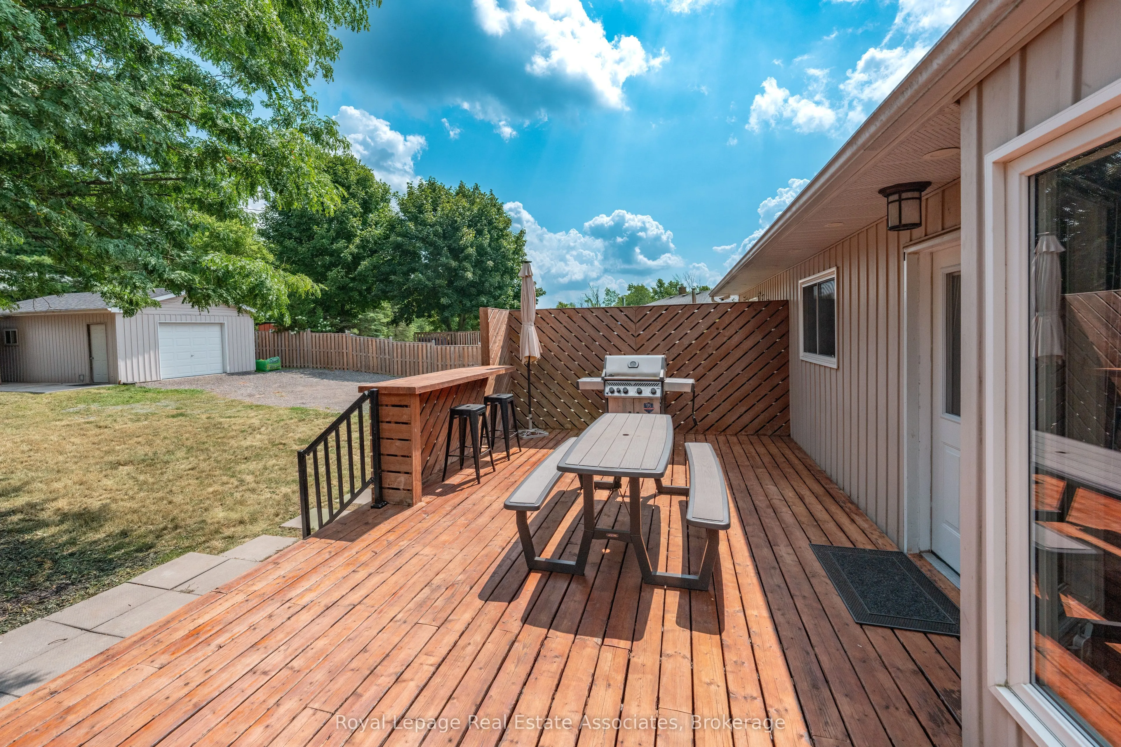 5527 Trafalgar Road