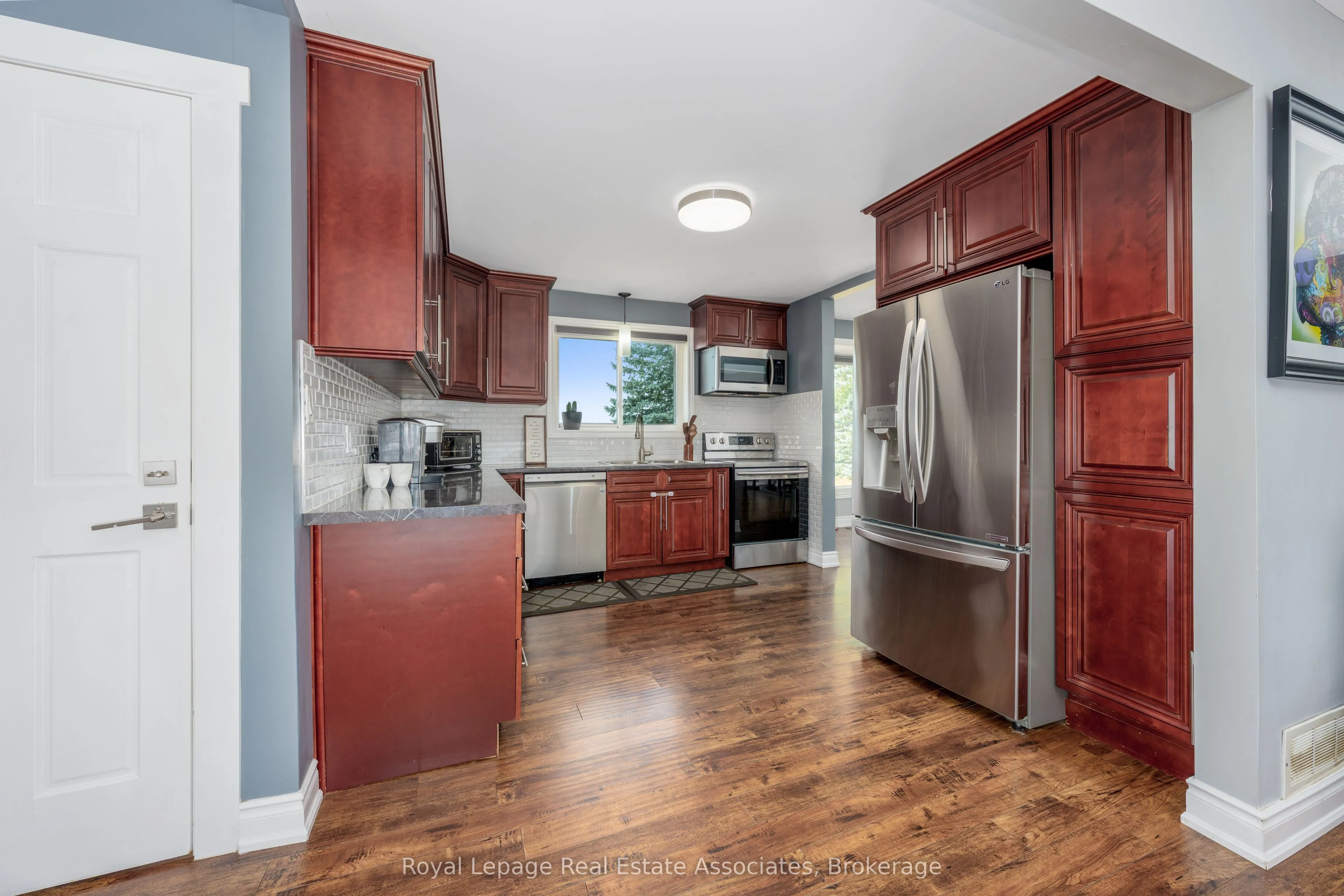5527 Trafalgar Road