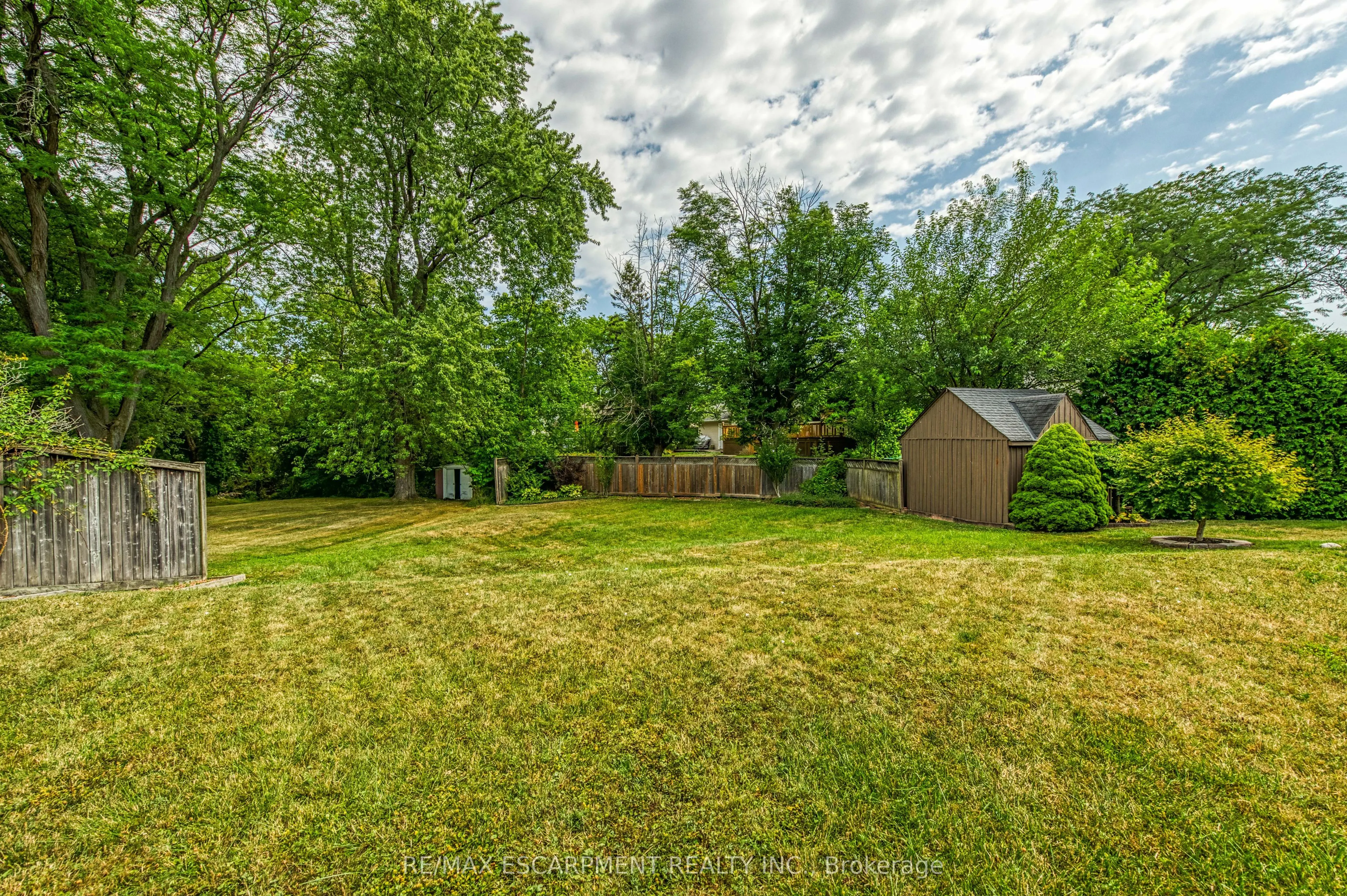 25 ELM RIDGE Drive