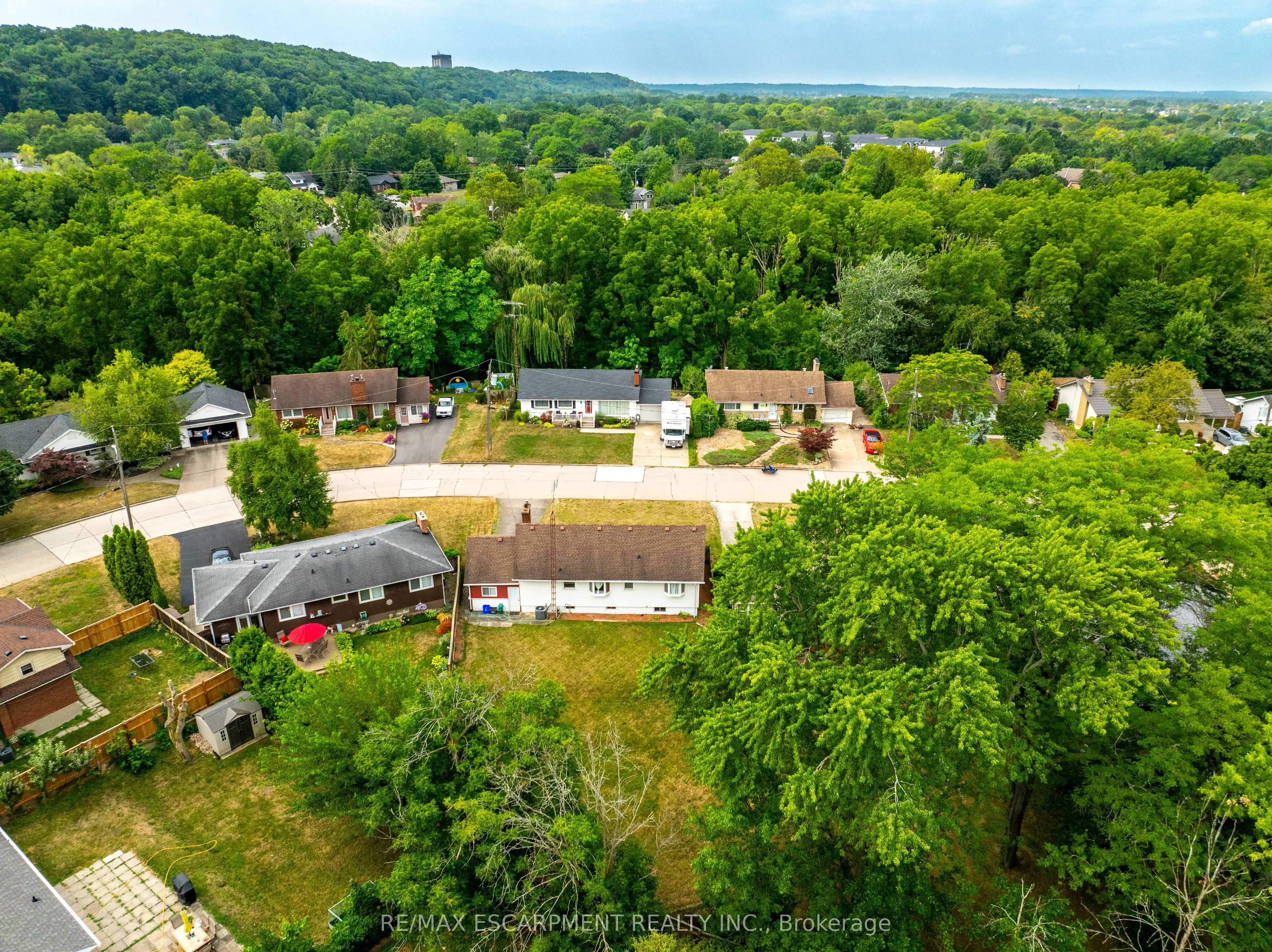 25 ELM RIDGE Drive