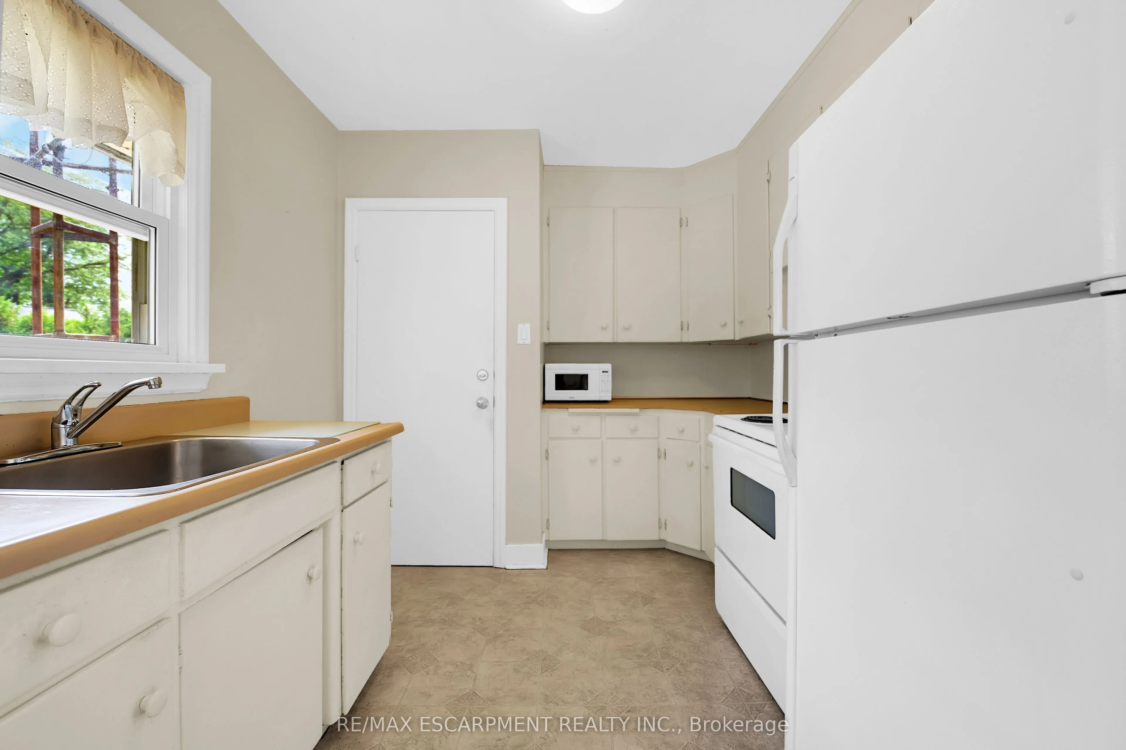 25 ELM RIDGE Drive