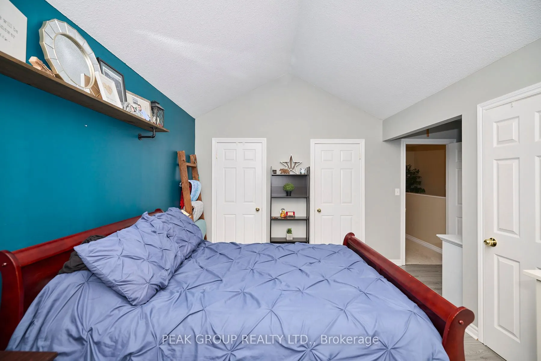 6263 Valley Way, #4