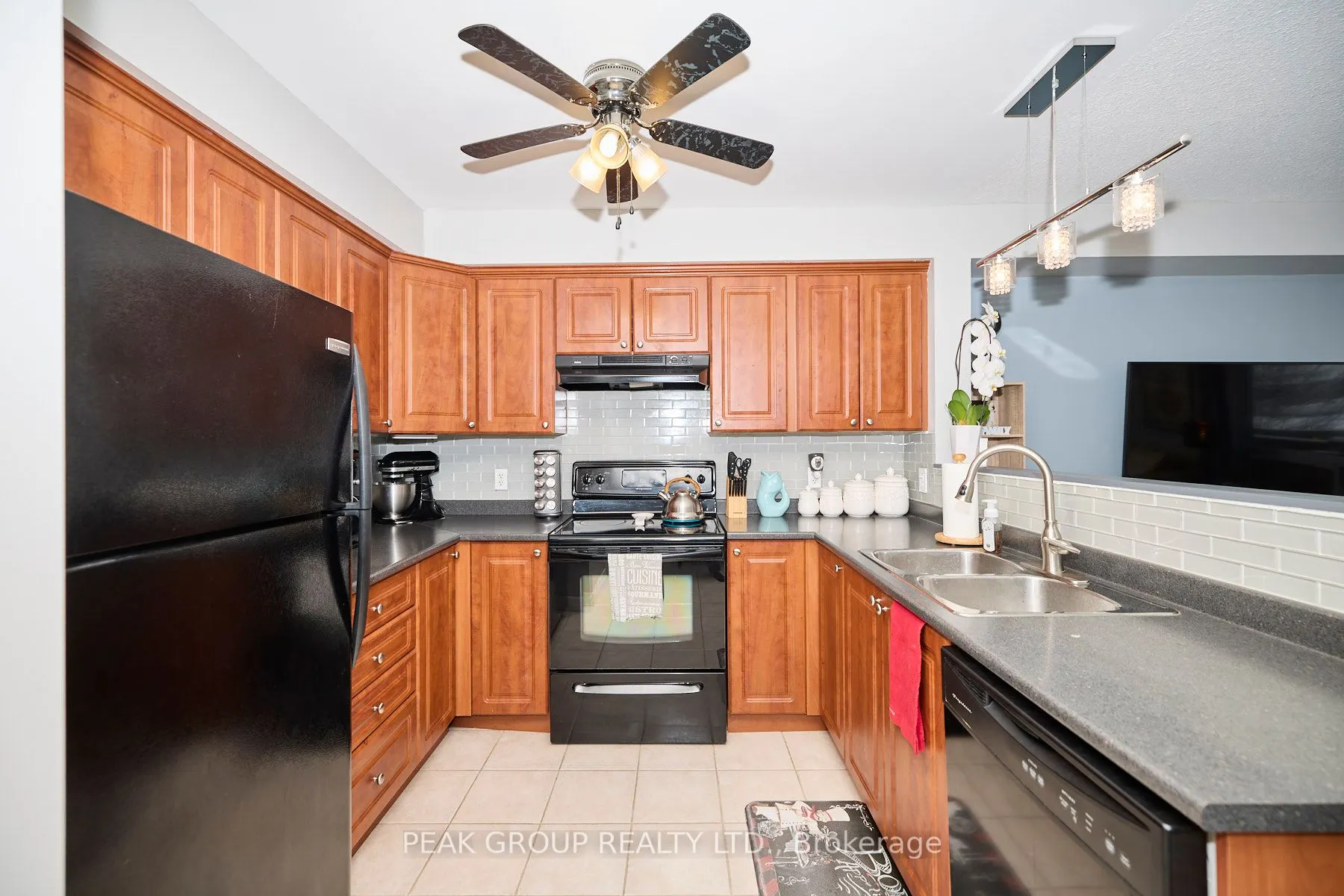6263 Valley Way, #4