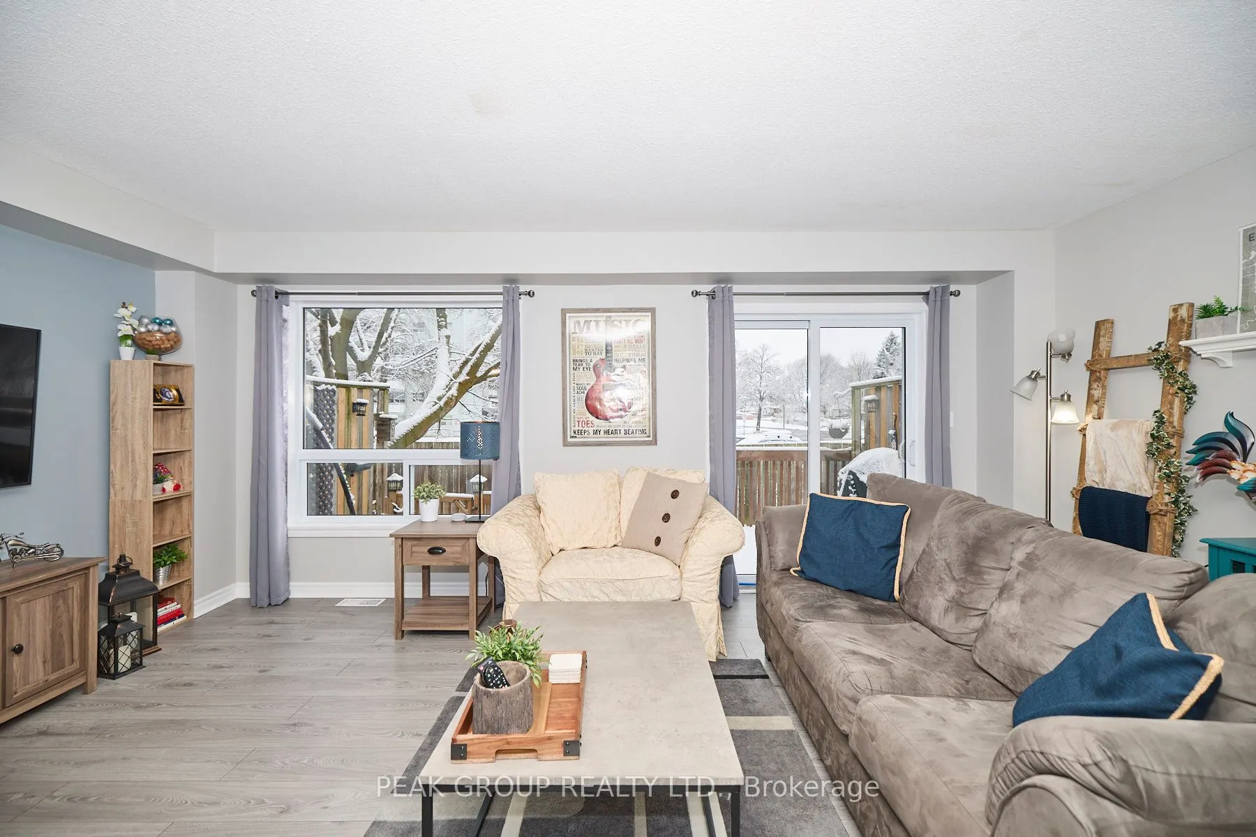 6263 Valley Way, #4