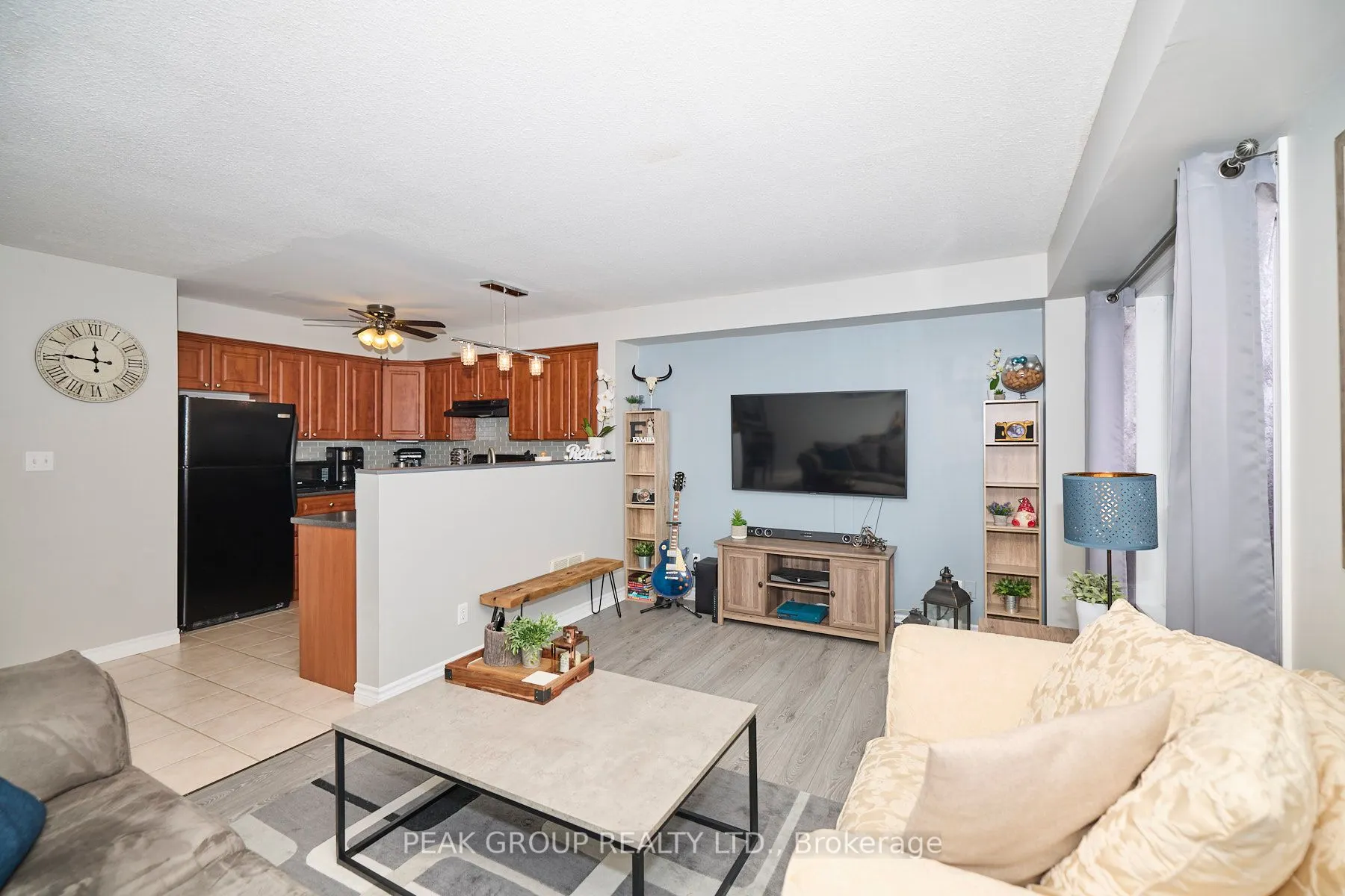 6263 Valley Way, #4
