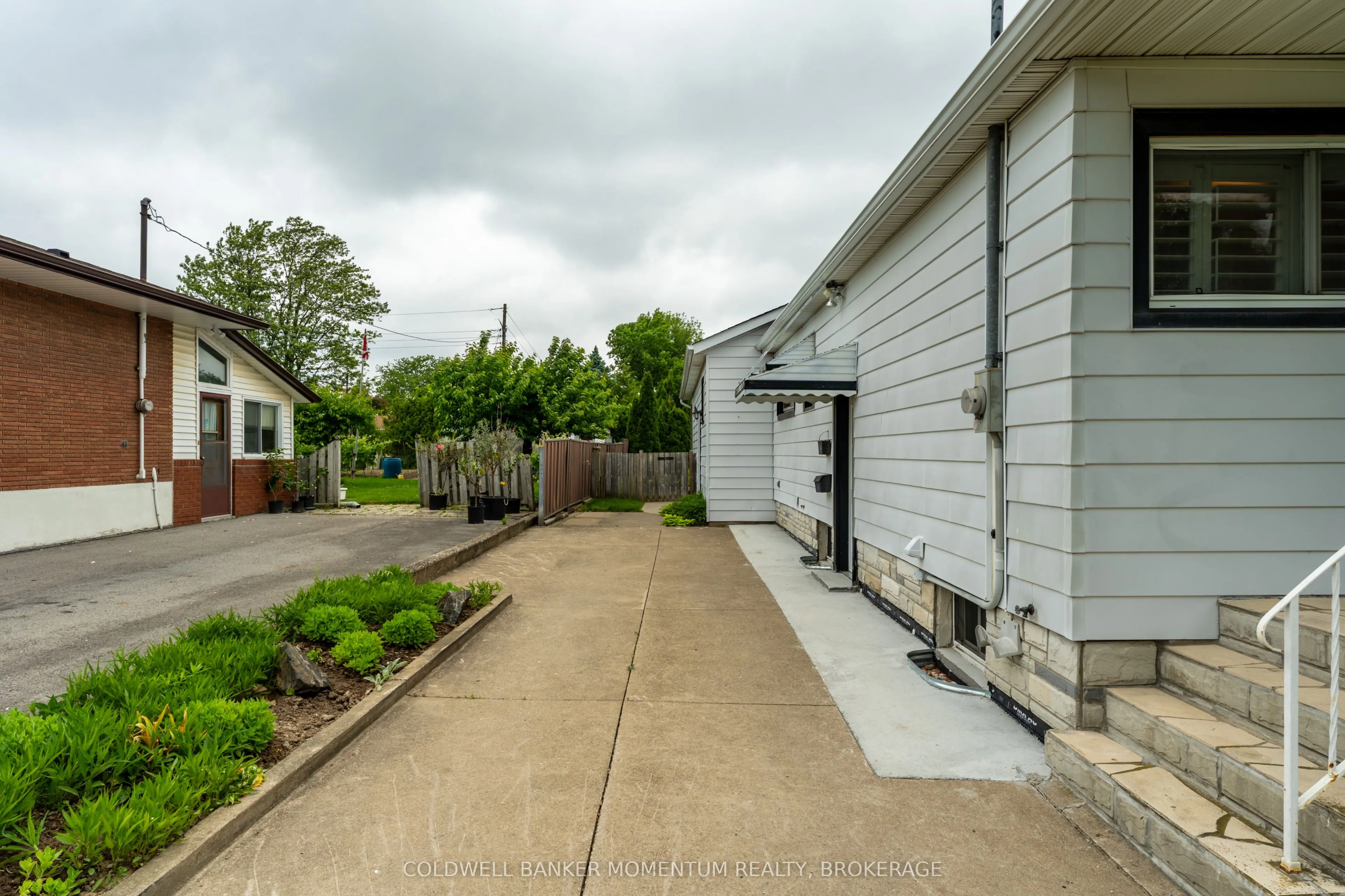 48 Mcdonald Avenue