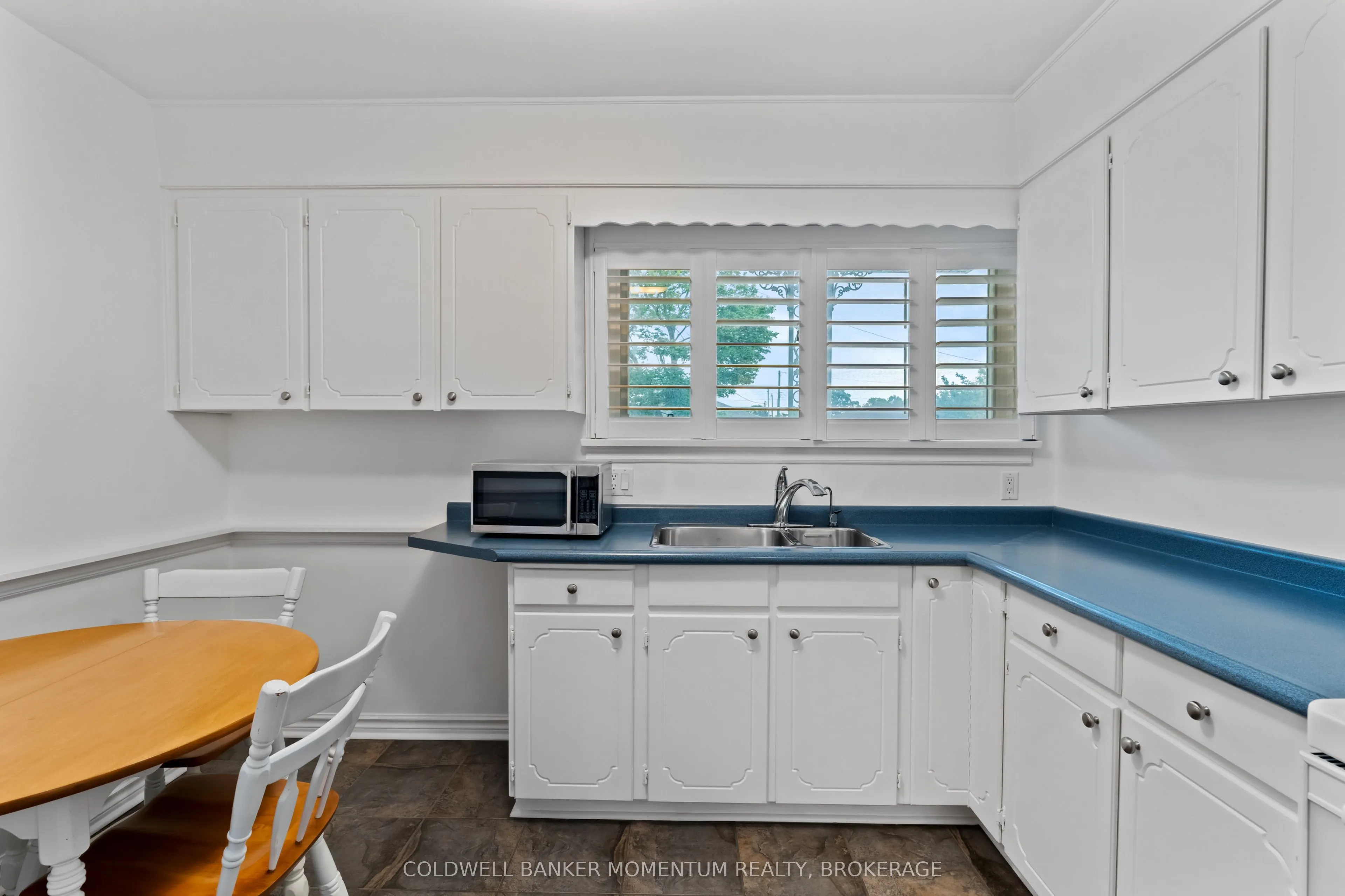 48 Mcdonald Avenue