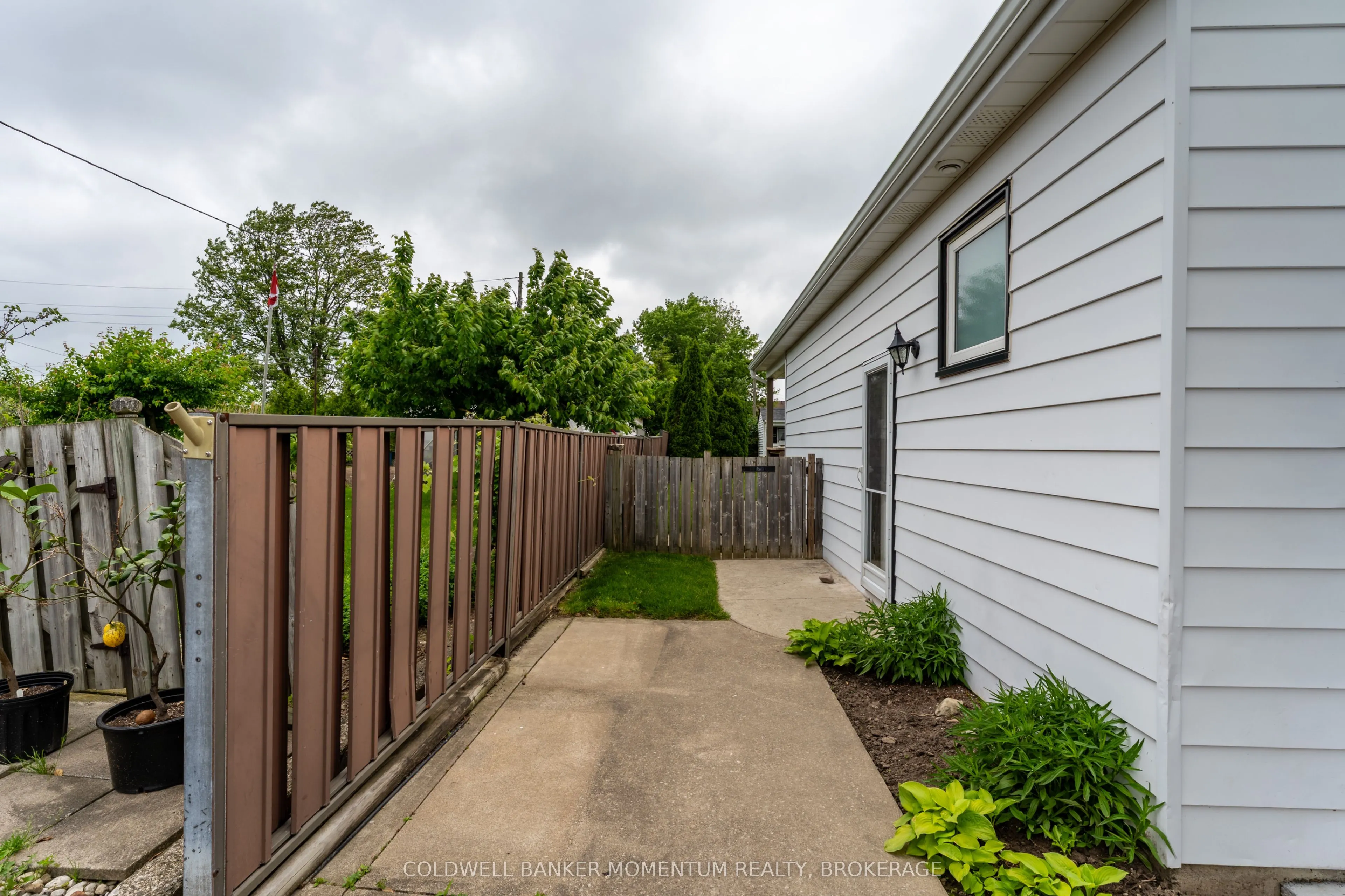 48 Mcdonald Avenue