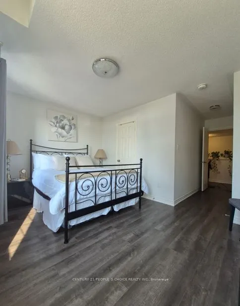 71 Riverwalk Drive N
