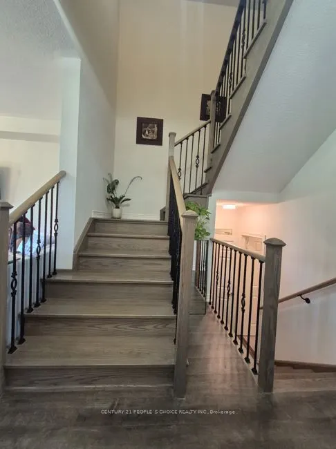 71 Riverwalk Drive N