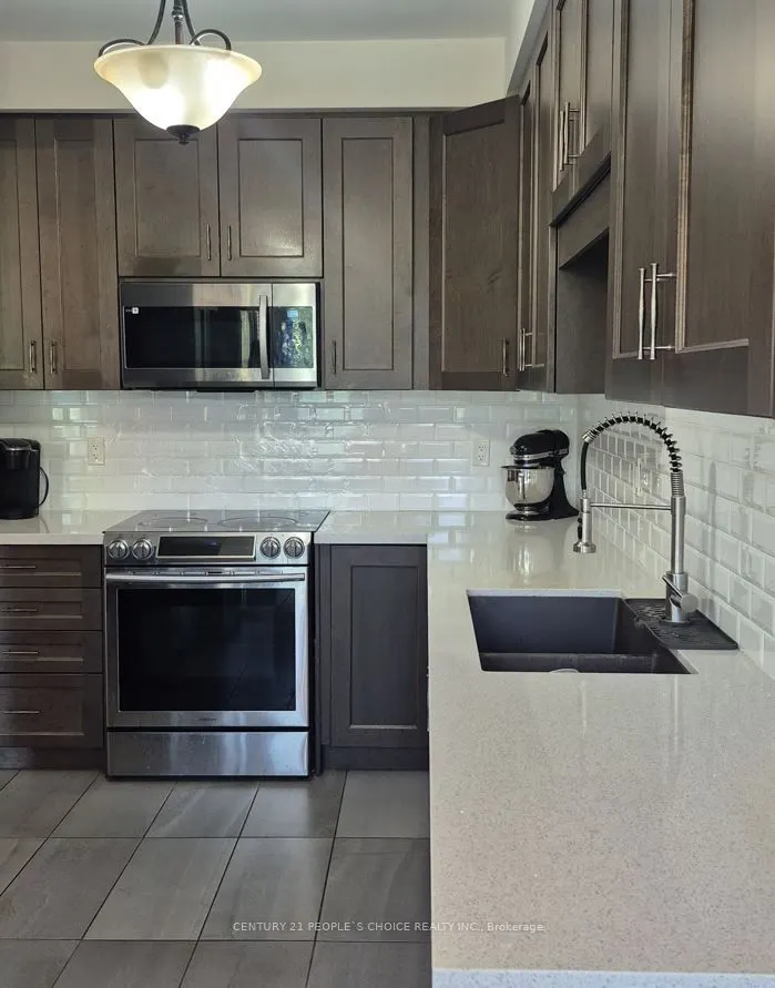 71 Riverwalk Drive N