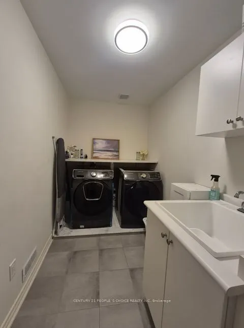 71 Riverwalk Drive N