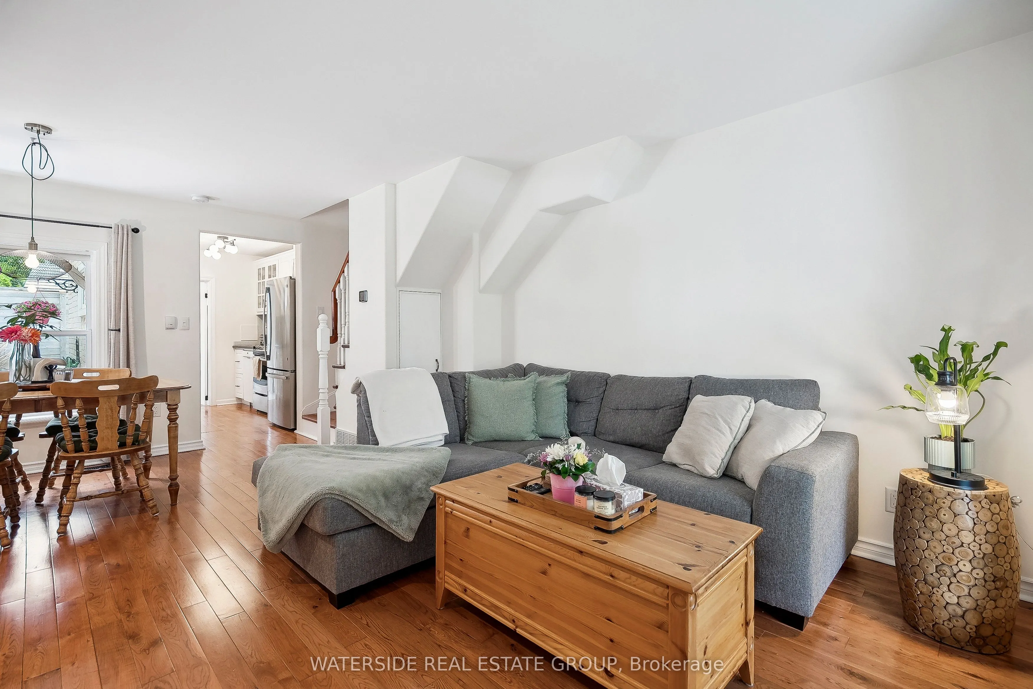 75 Ray Street N