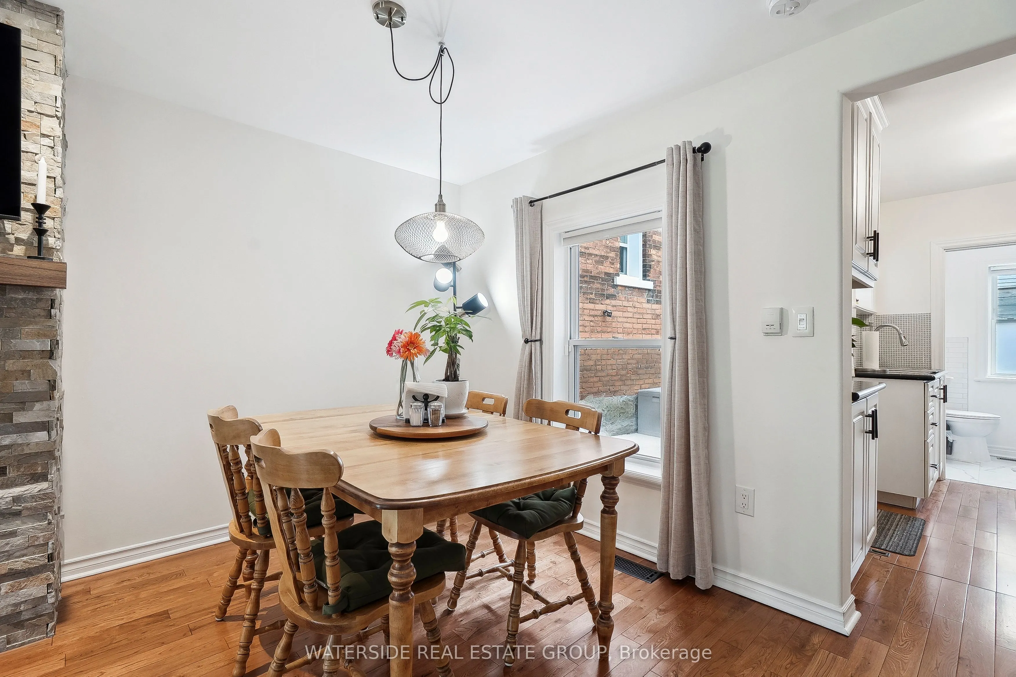 75 Ray Street N