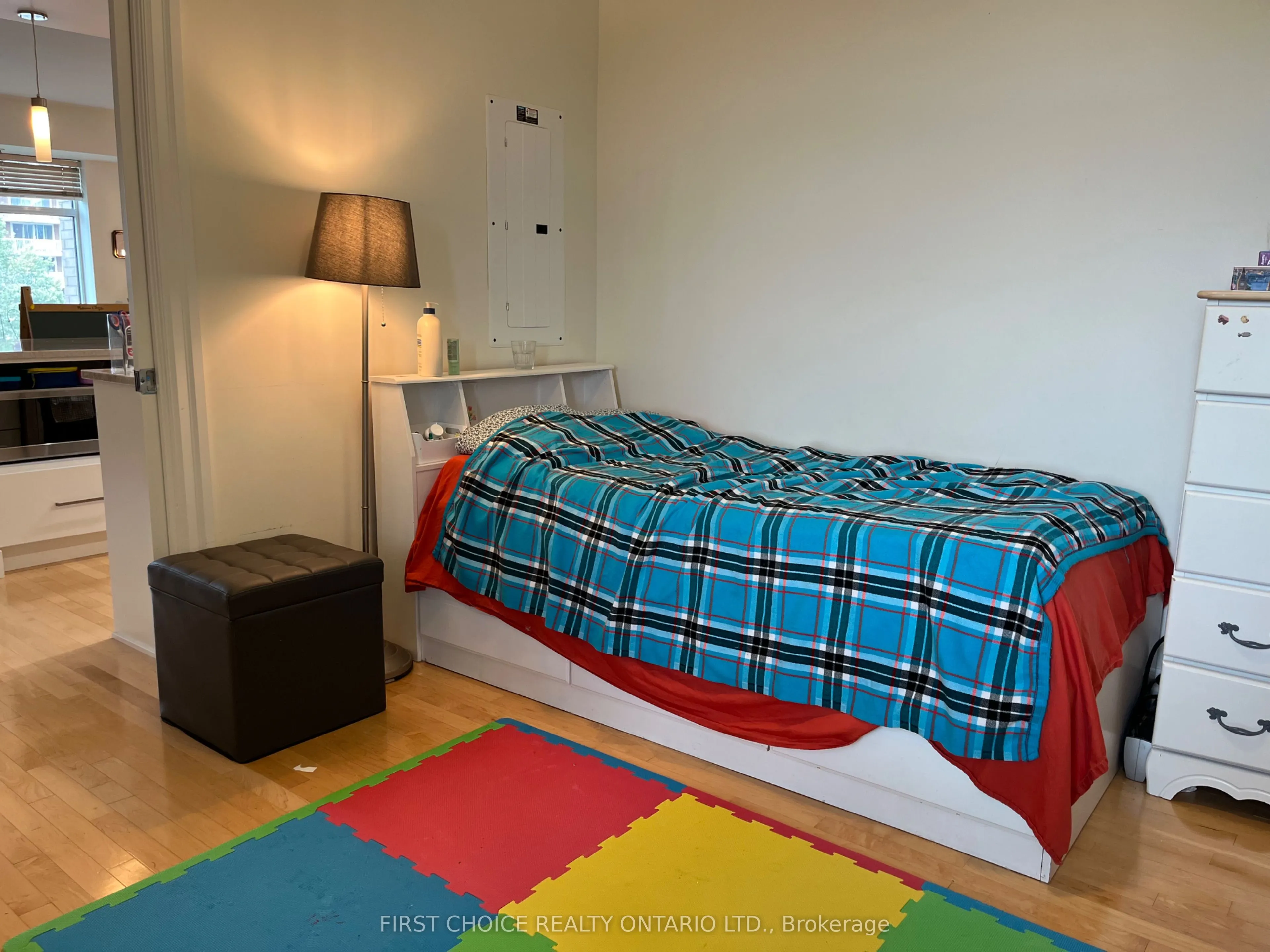 245 Kent Street, #609