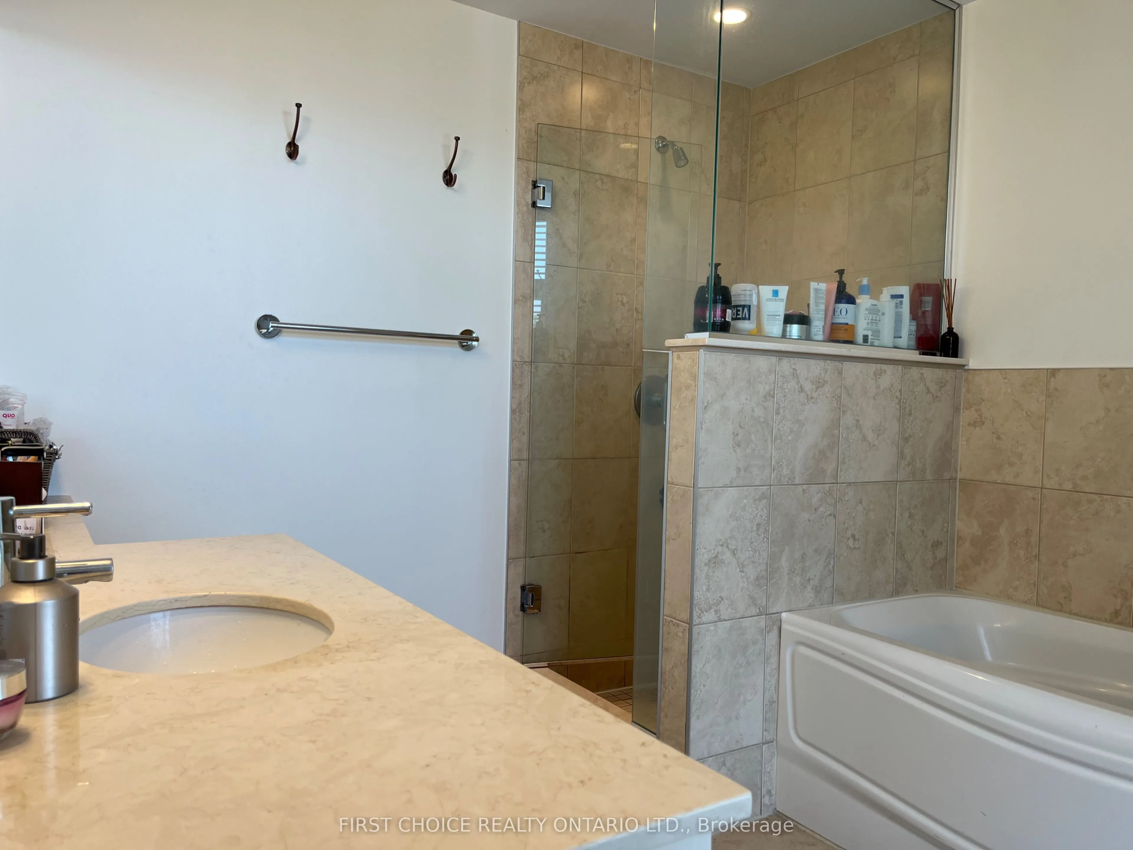 245 Kent Street, #609