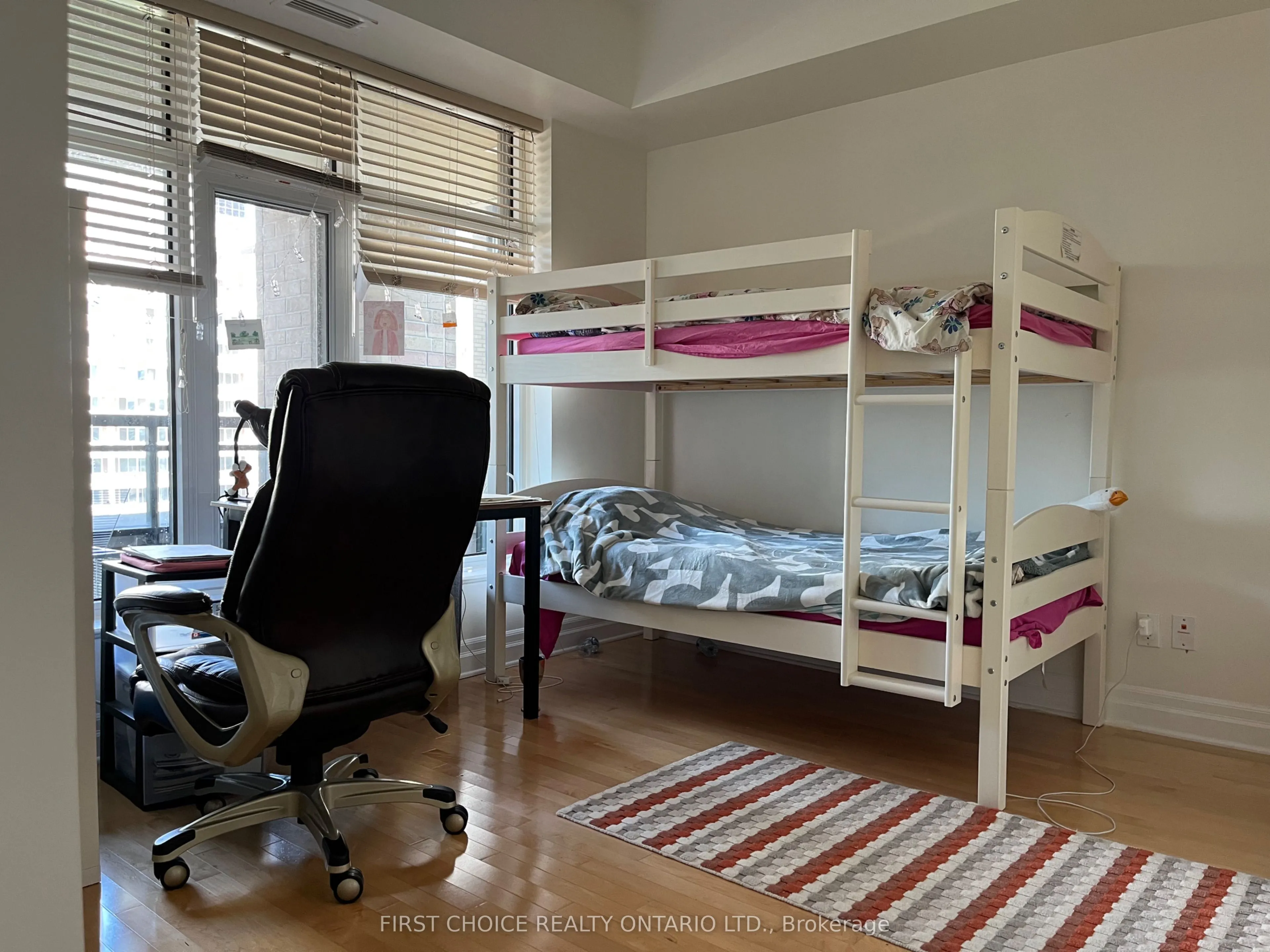 245 Kent Street, #609