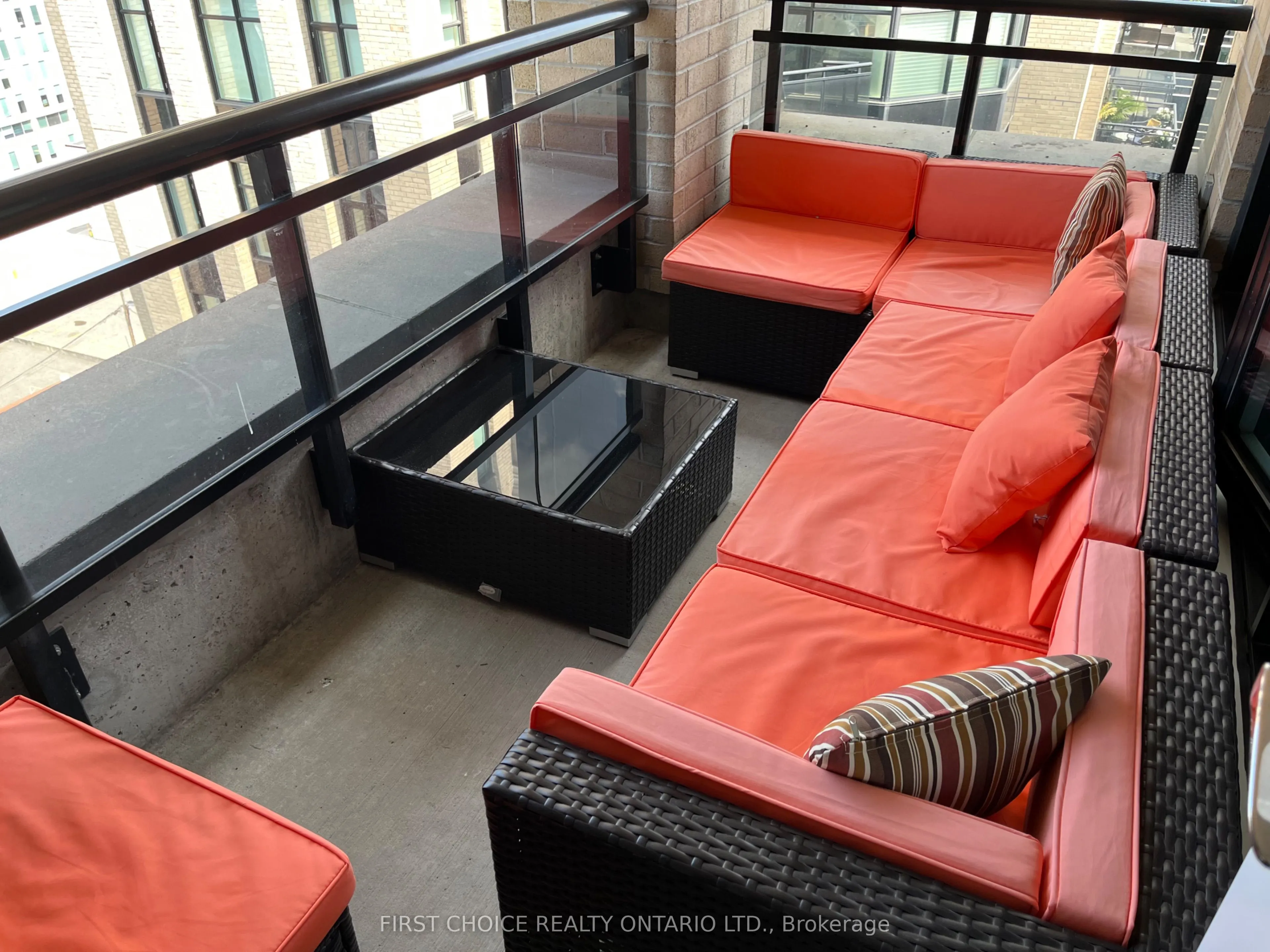 245 Kent Street, #609