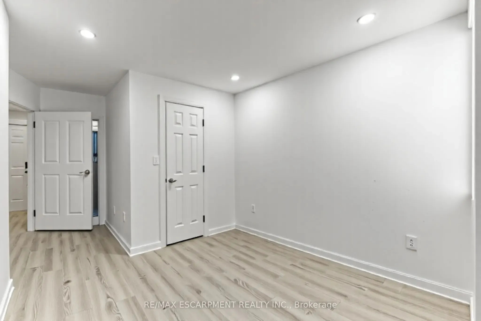 48 Locke Street S