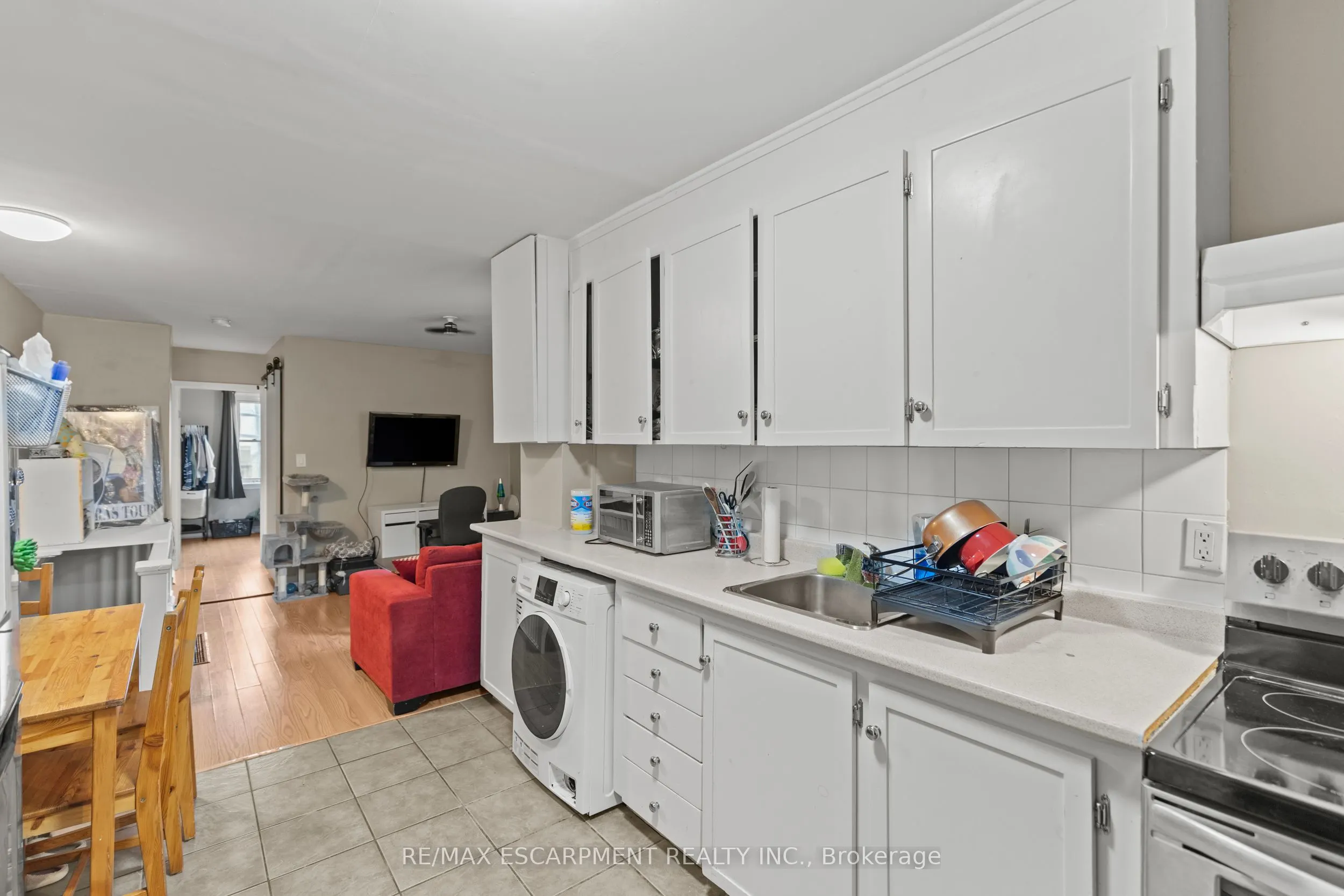 48 Locke Street S