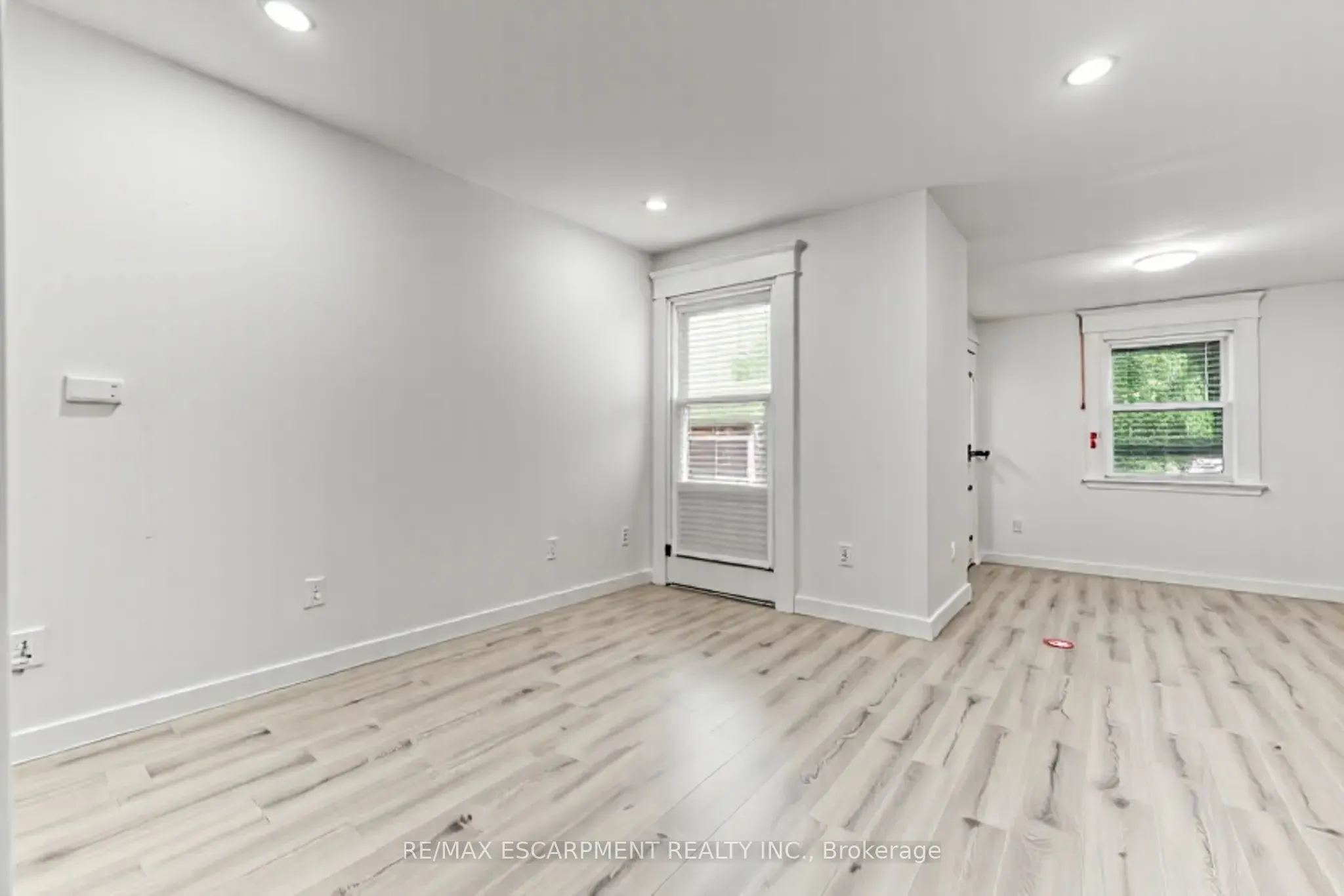 48 Locke Street S