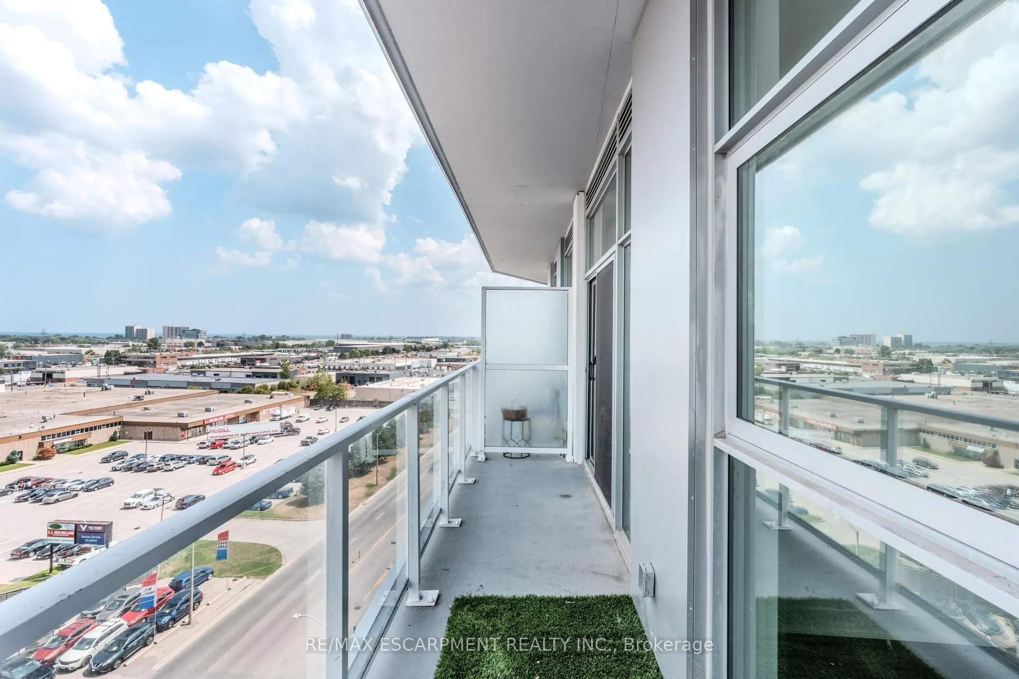 2782 Barton Street E, #814