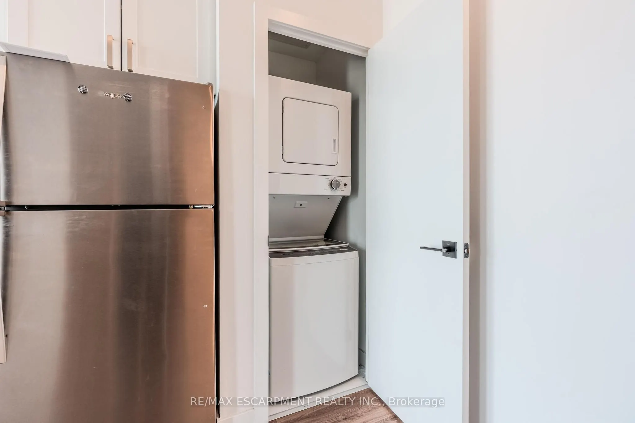 2782 Barton Street E, #814