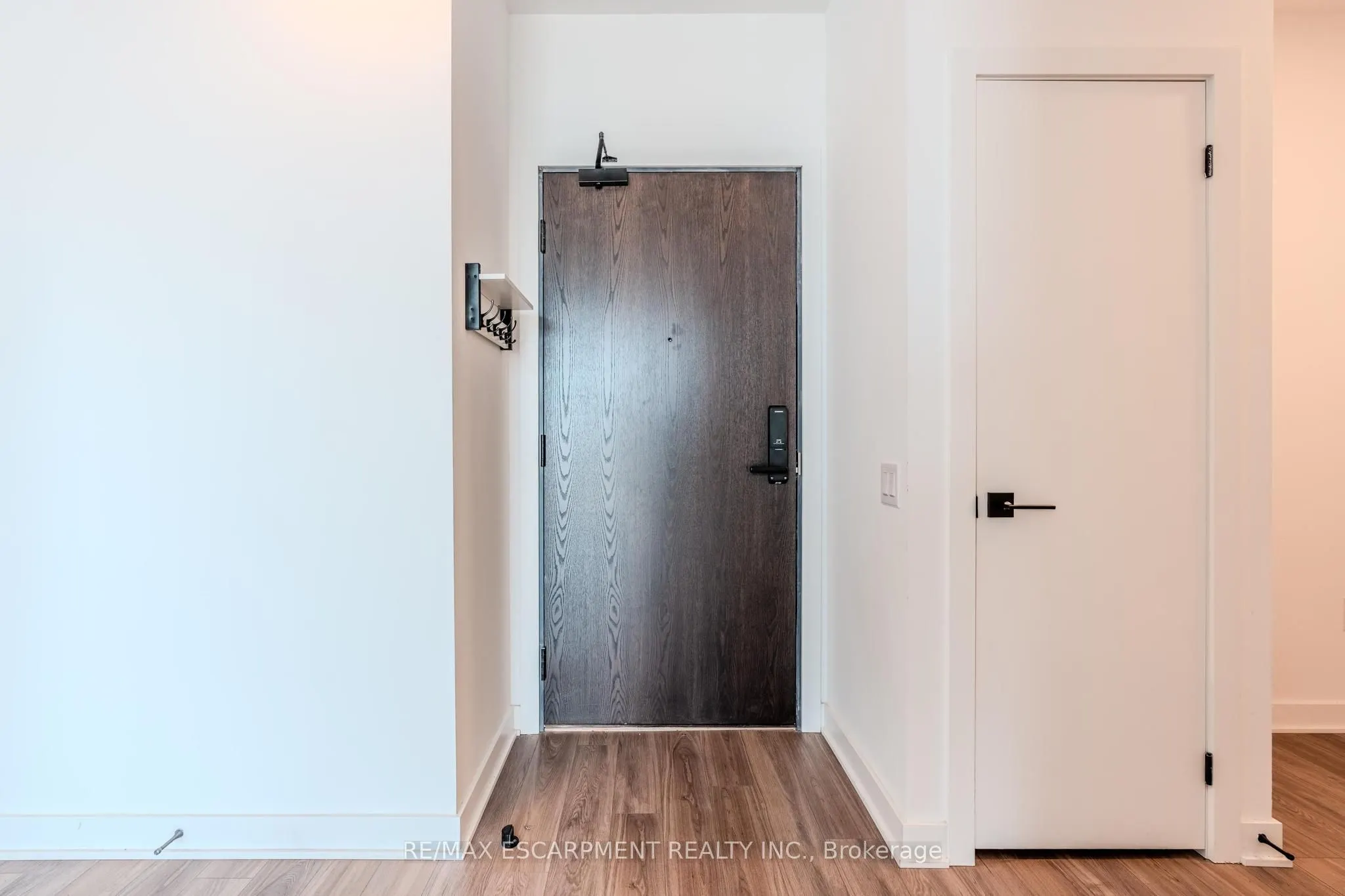2782 Barton Street E, #814