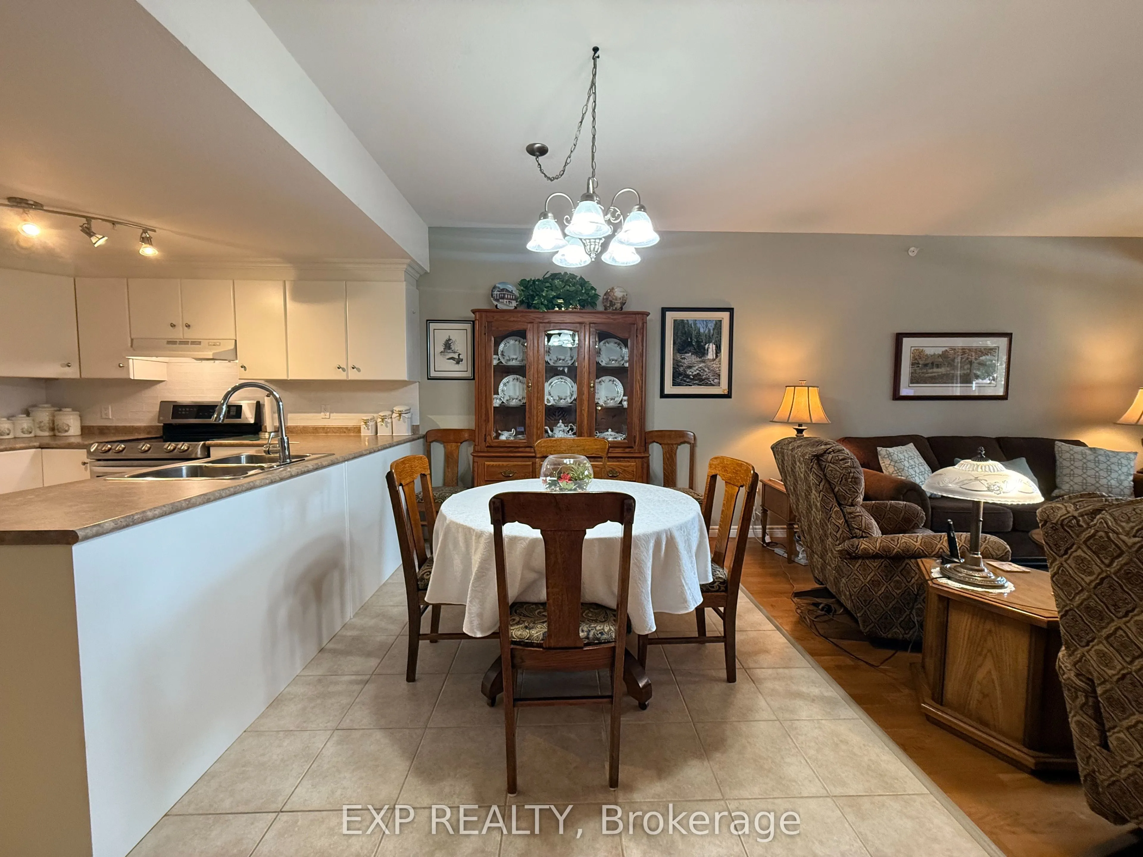 20 Station Square, #103